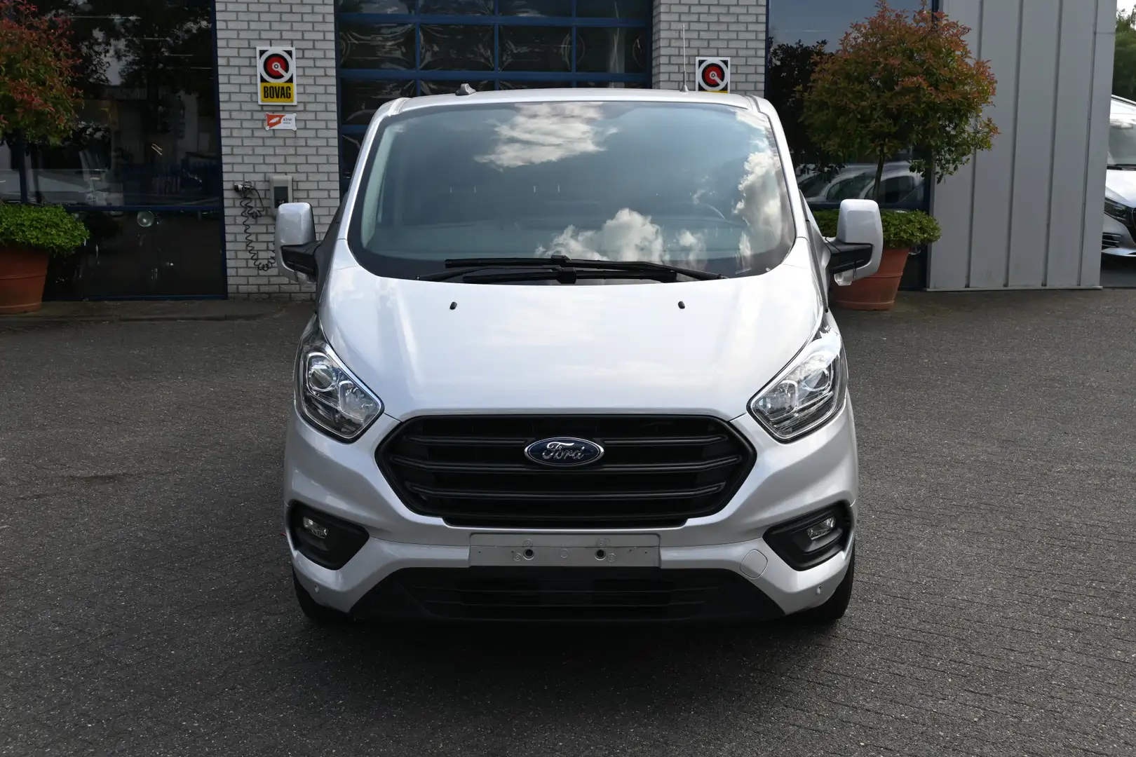 Ford Transit Custom 300S 2.0 TDCI 130 pk L1 Trend Camera, Cruise contr Zilver - 2