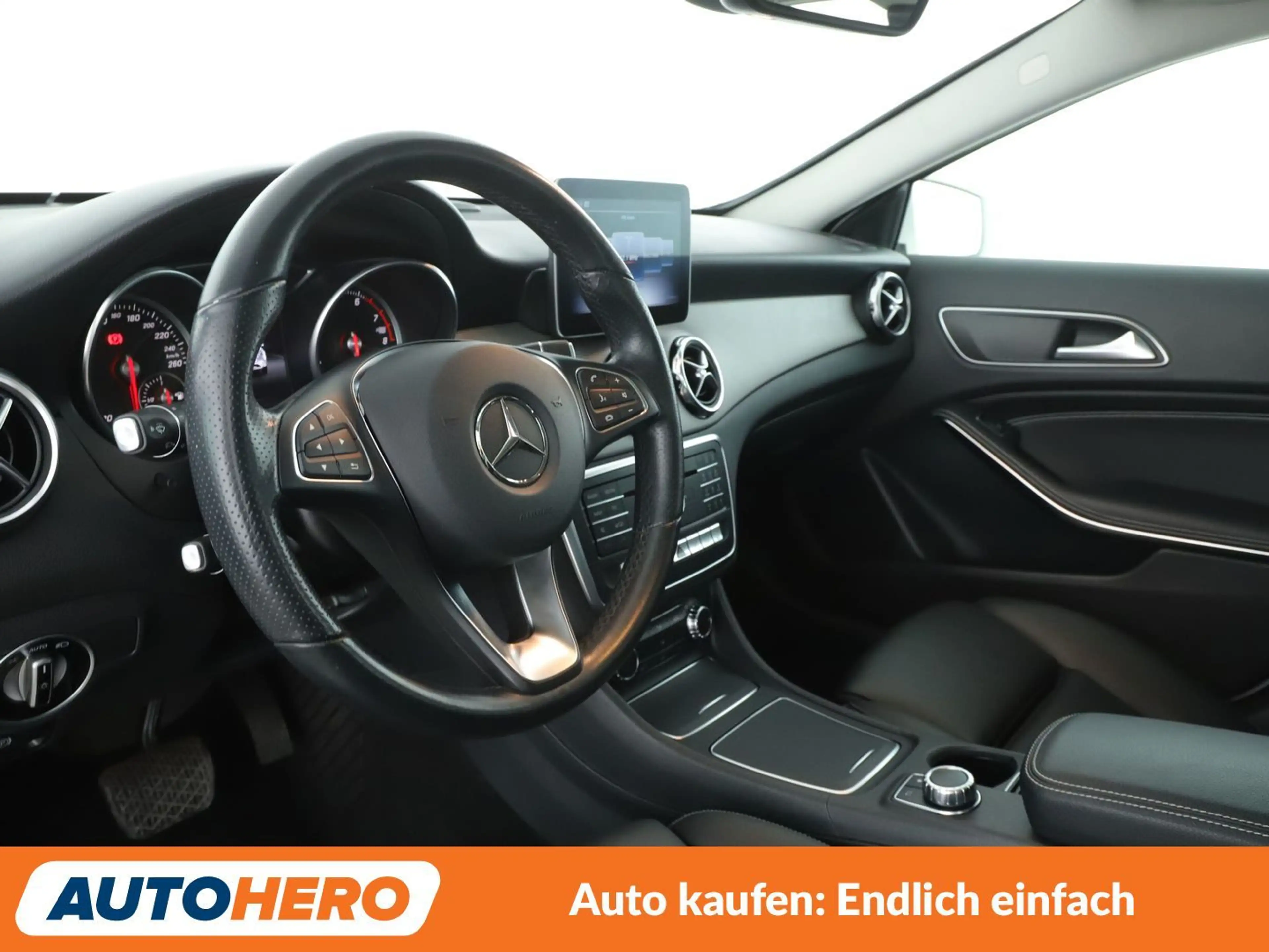 Mercedes-Benz GLA 200 GLA 200 Urban Aut.*LED*PANO*TEMPO*PDC*SHZ* — photo 11