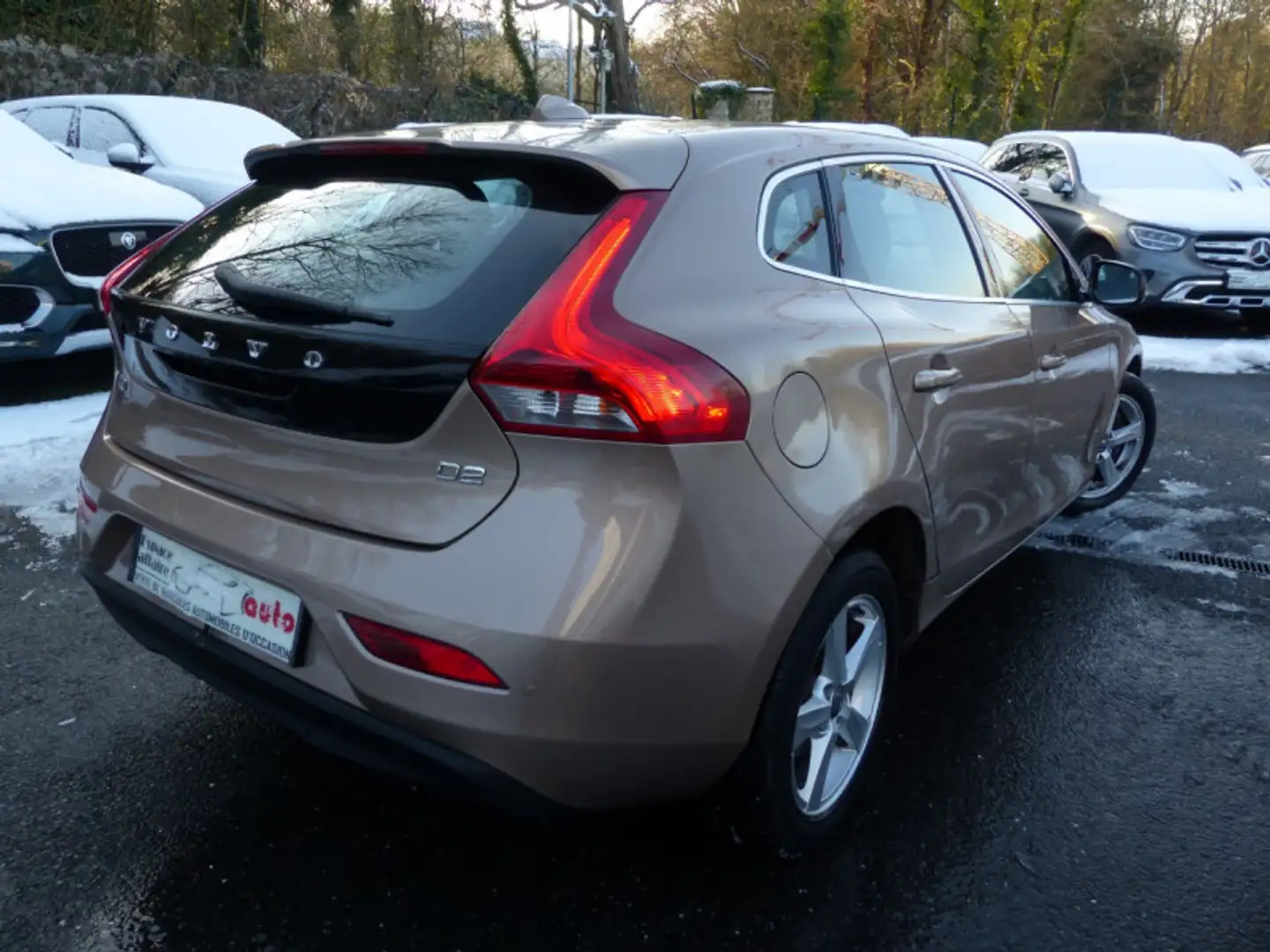 Volvo V40 D2 115CH START\u0026STOP MOMENTUM BUSINESS POWERSH Beige - 2