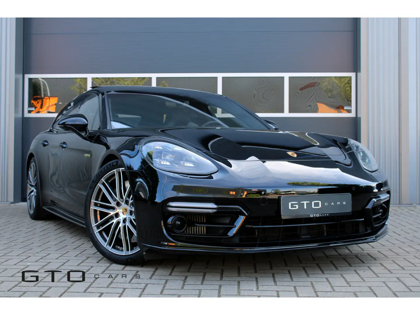 Porsche Panamera Sport Turismo 4.0 Turbo S E-Hybrid Keramisch/Rears Zwart - 1