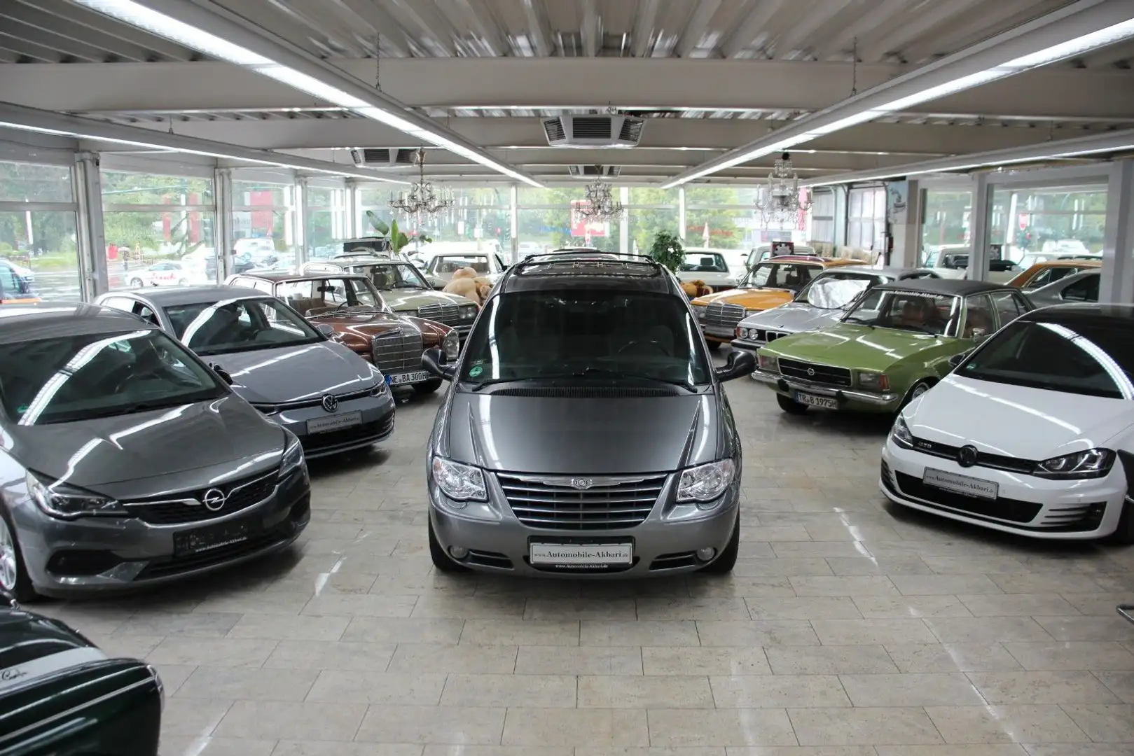 Chrysler Voyager Grand Voyager Limited 3.3 *7-Sitzer* Grau - 1