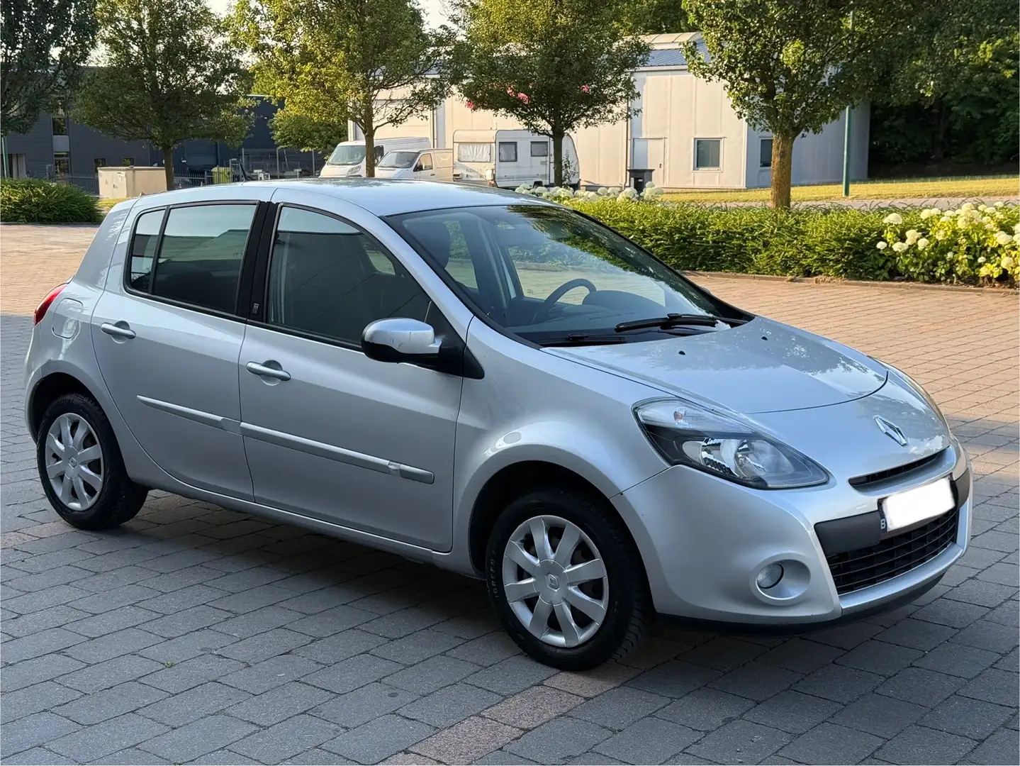 Renault Clio Clio 1.5 dCi Ice-Watch // 1ere main // 0492436959 - 1