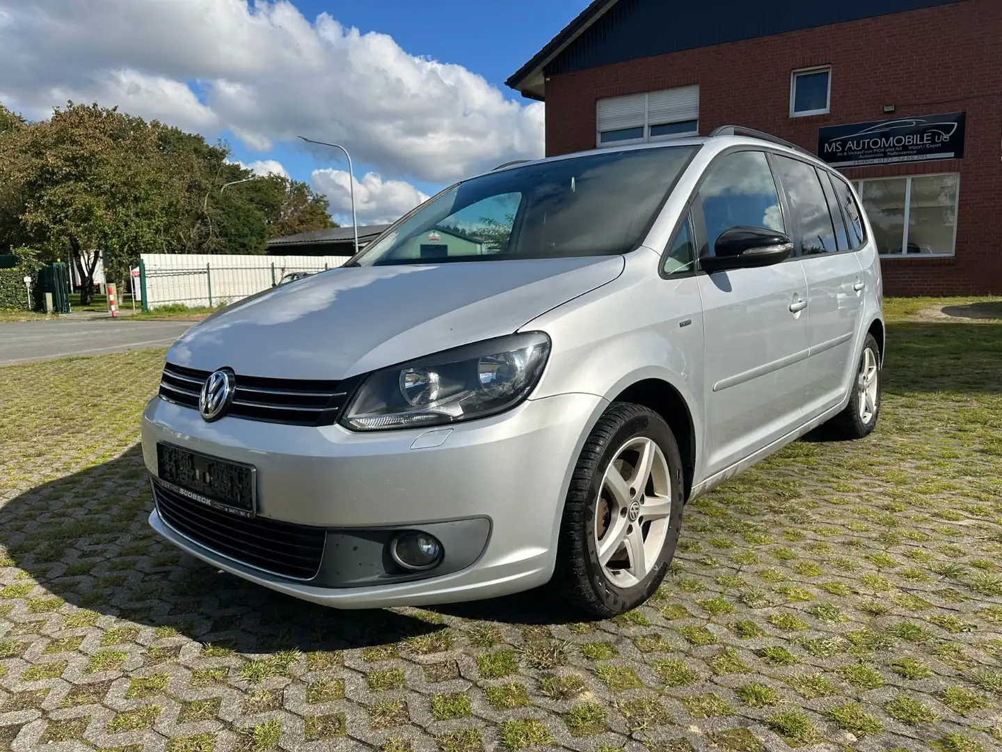 Volkswagen Touran Match BMT Silber - 2