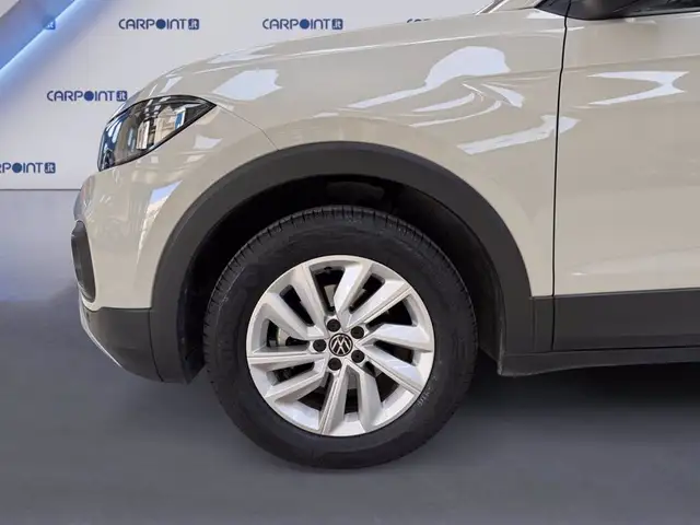 Volkswagen T-Cross view 16