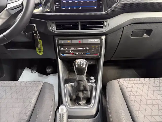 Volkswagen T-Cross view 13