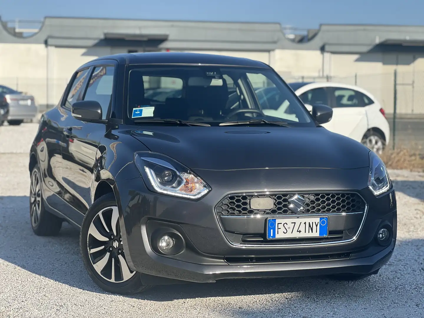 Suzuki Swift 1.2h Top 2wd my19 - 1
