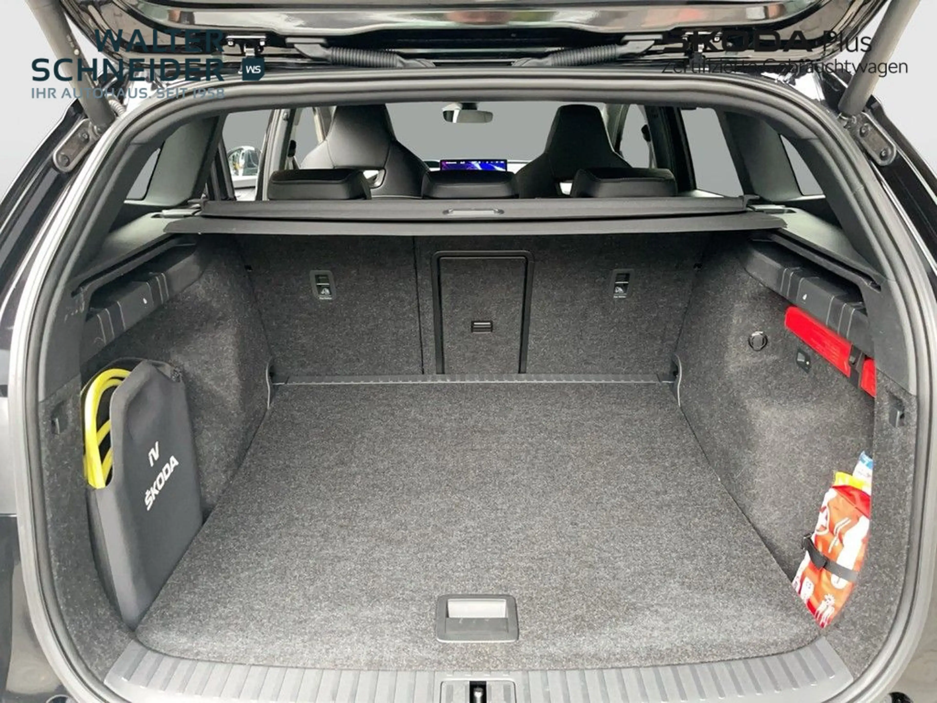 Skoda Enyaq iV 80x 4x4 Sportline Navi AHK DCC 360°Kame — photo 13