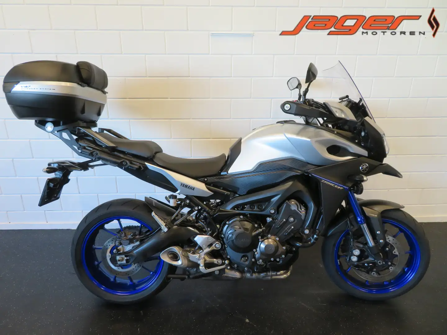 Yamaha Tracer 900 ABS ZEER STRAK! Plateado - 1