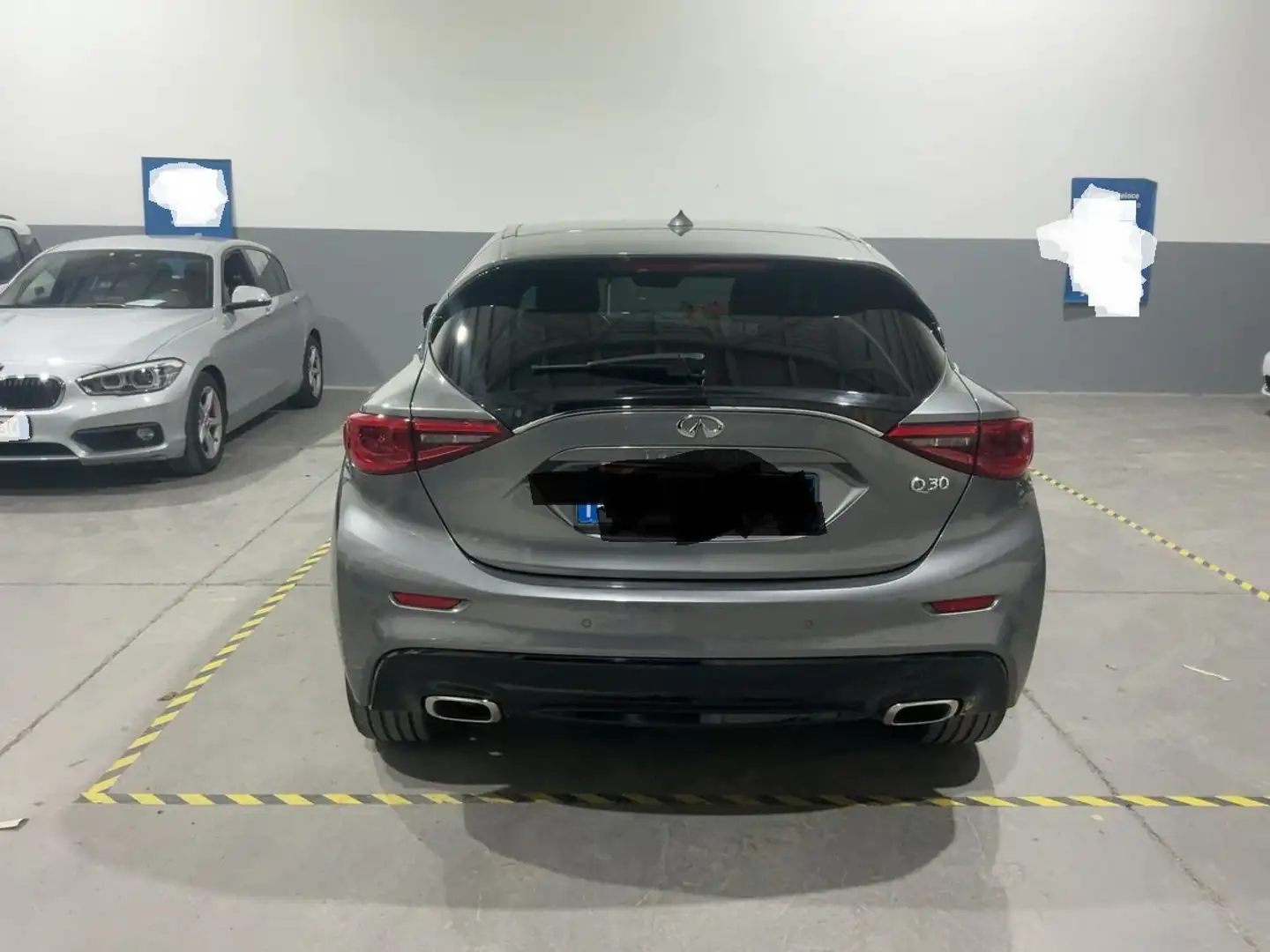 Infiniti Q30 city black edition Gris - 2
