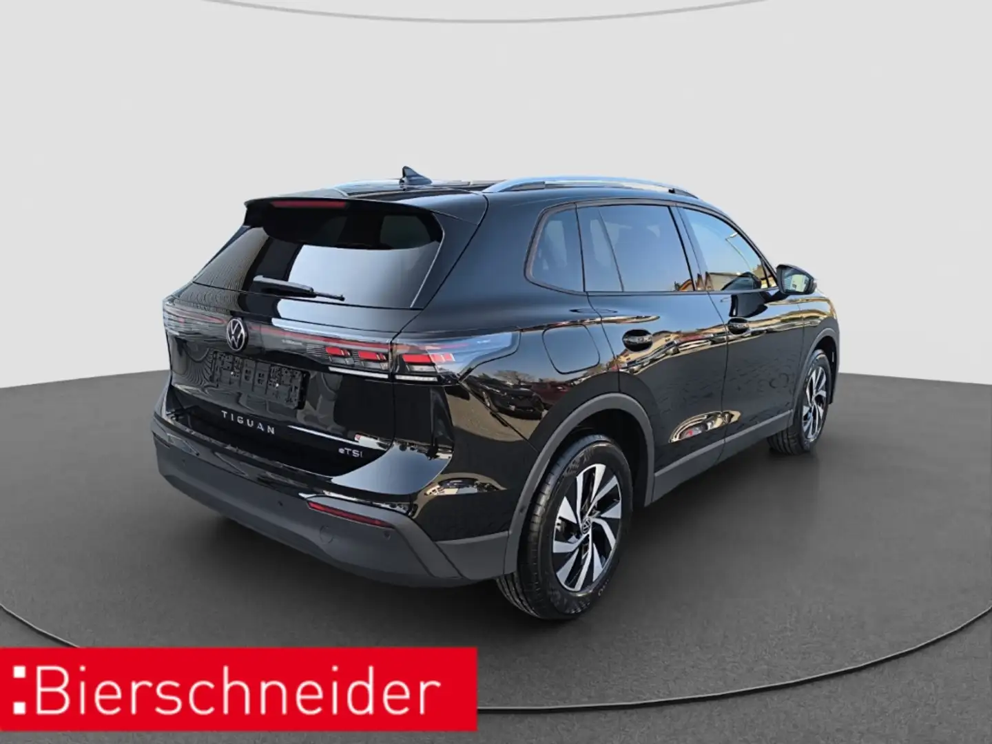 Volkswagen Tiguan 1.5 eTSI DSG Life 5-J-G AHK ACC LED Negro - 2