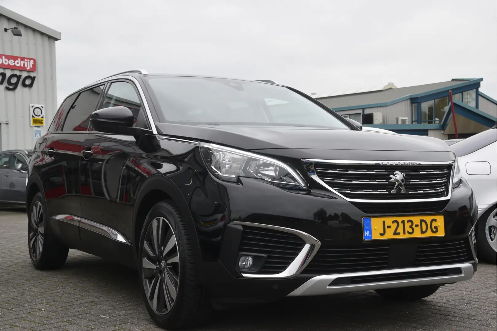 Peugeot 5008 1.2 PureTech Blue Lease Premium Avantage Carplay | Noir - 2