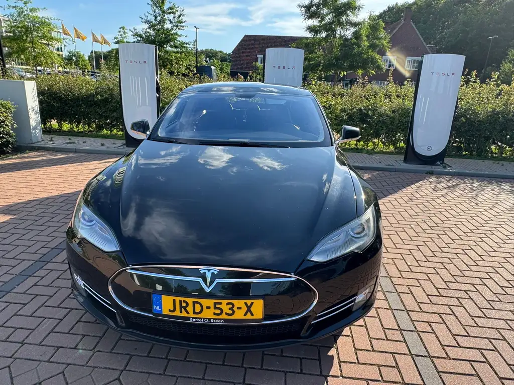 Tesla Model S 2015 из Европы — купить под ключ