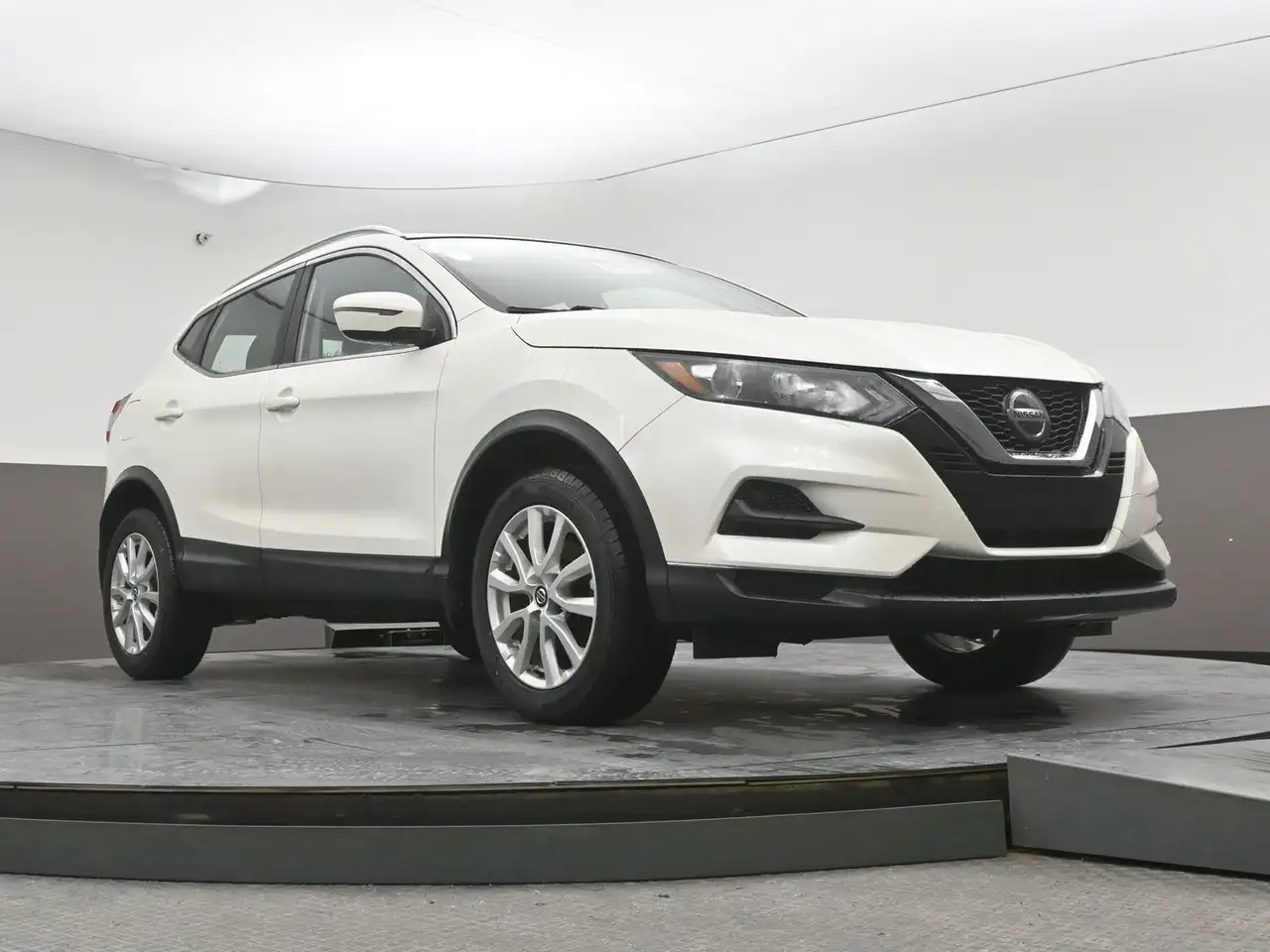 Nissan Qashqai снимка Nissan Qashqai