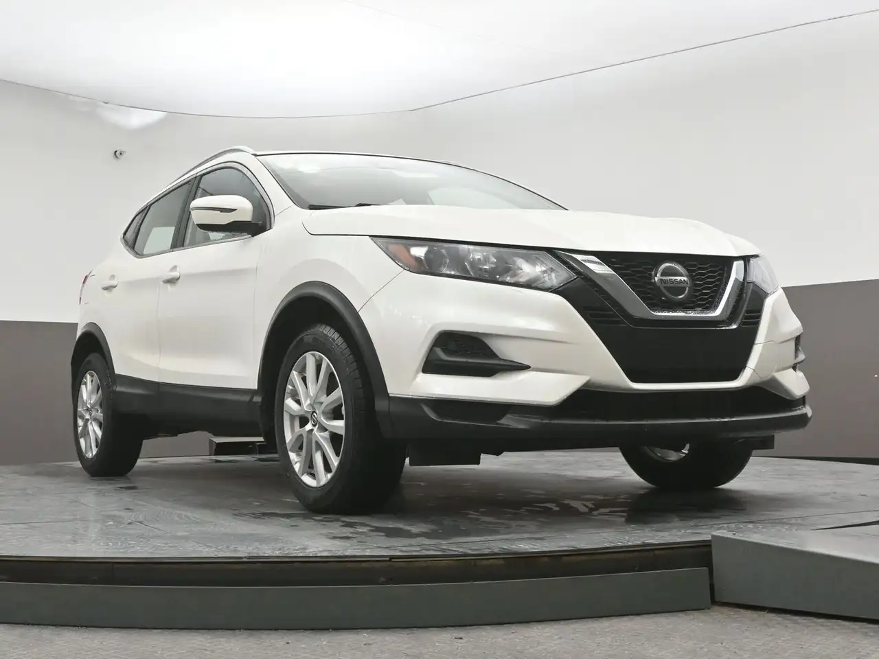 Nissan Qashqai снимка Nissan Qashqai