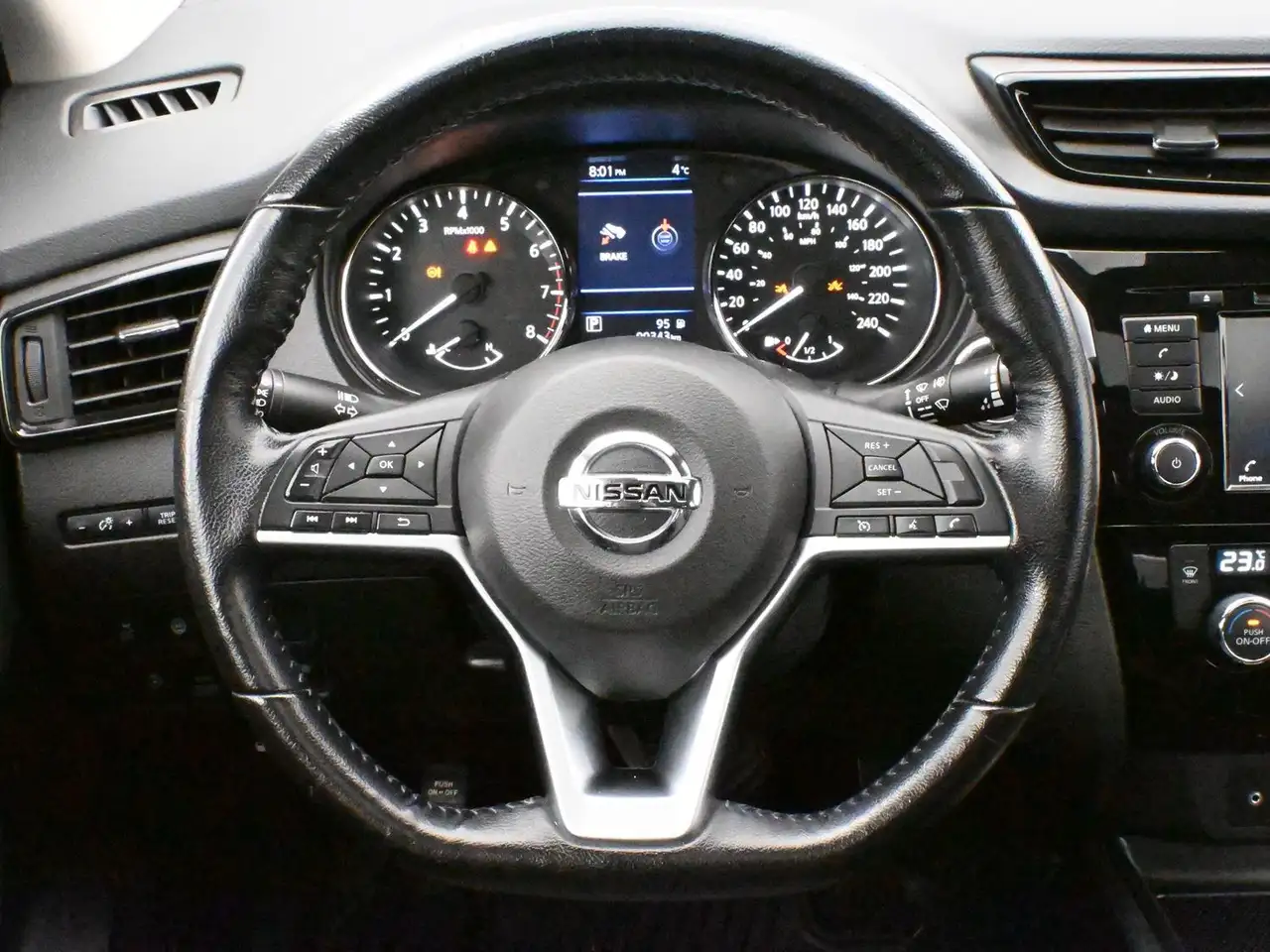 Nissan Qashqai снимка Nissan Qashqai