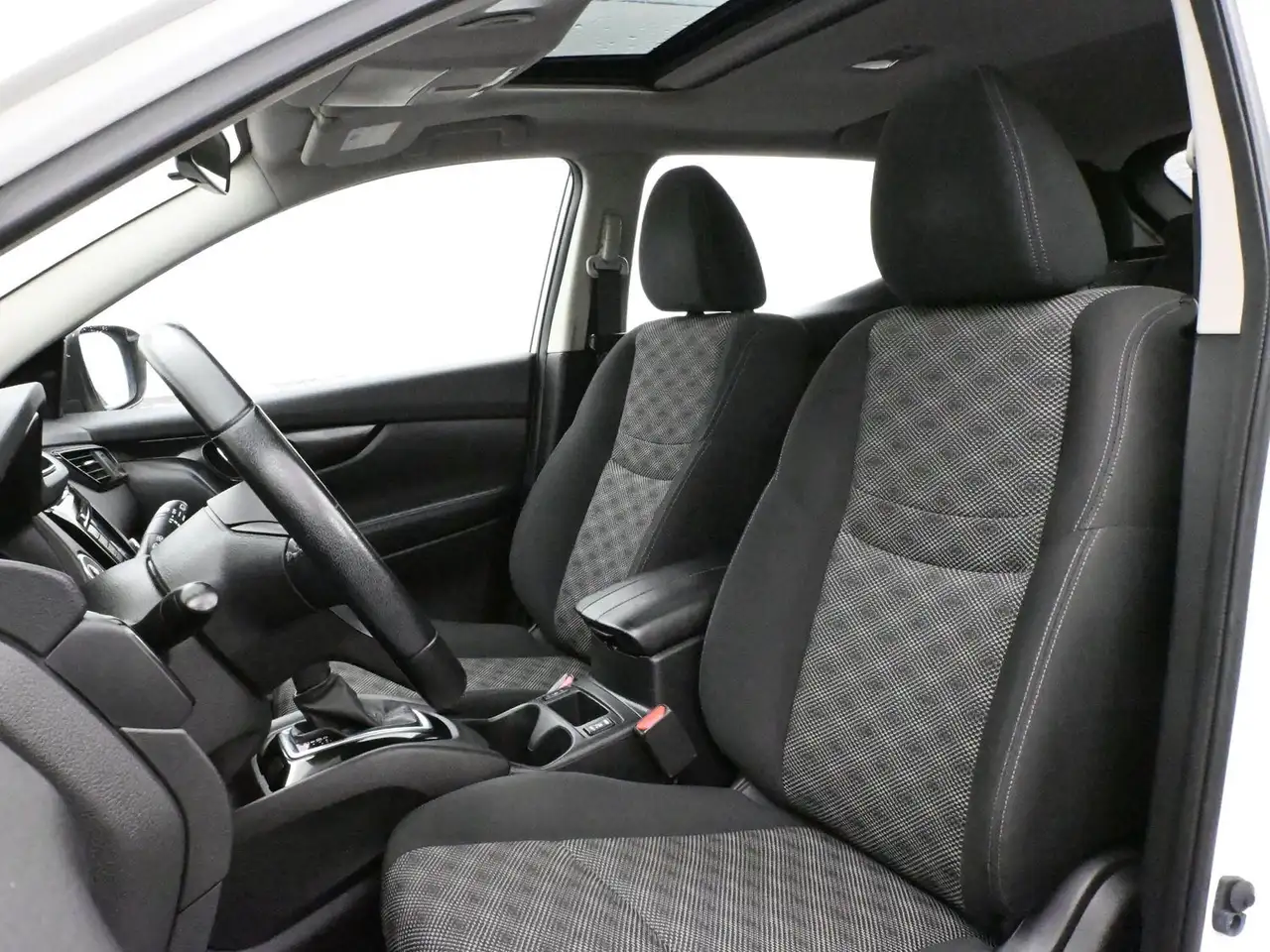 Nissan Qashqai снимка Nissan Qashqai