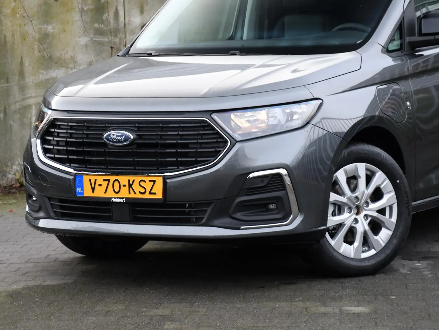 Ford Transit Connect GB L2H1 Limited 1.5 EcoBoost PHEV 150pk Automaat T Grau - 2