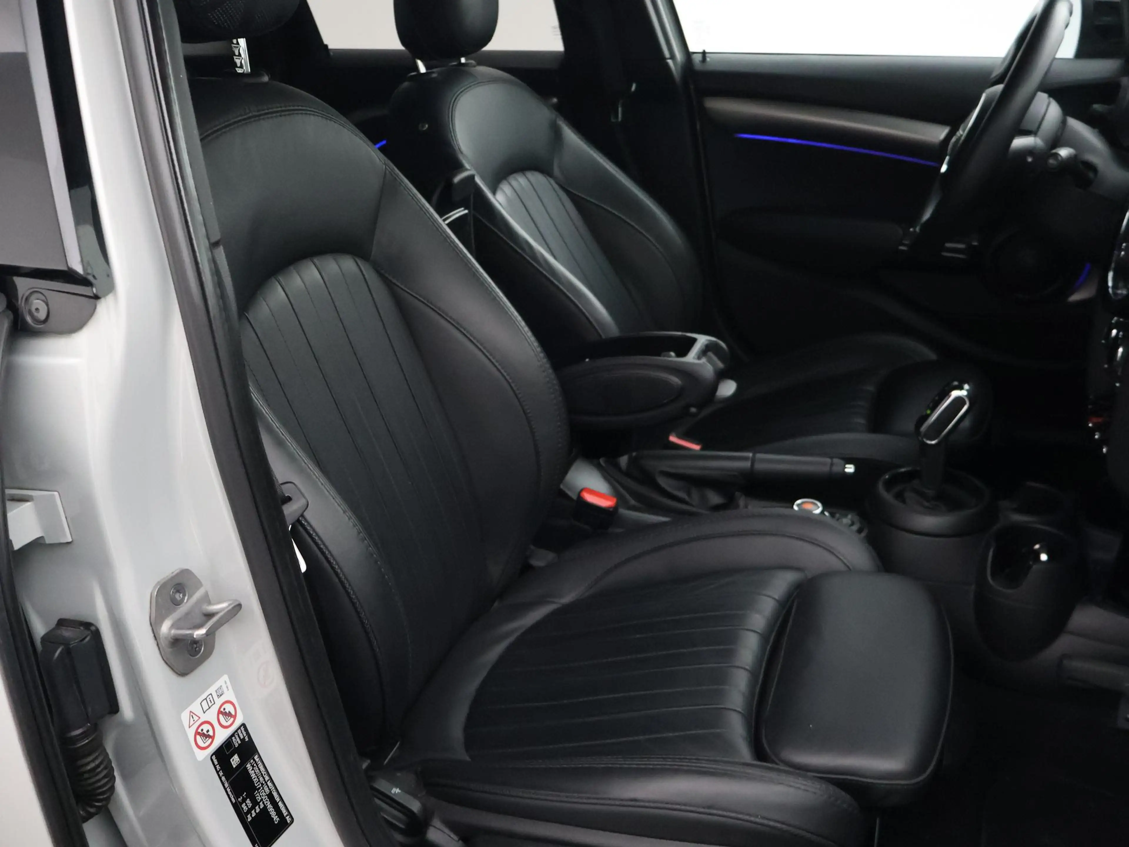 MINI Cooper 5-Deurs 1.5 AUT. + LEDER | UNION JACK LED | HARMAN — photo 6