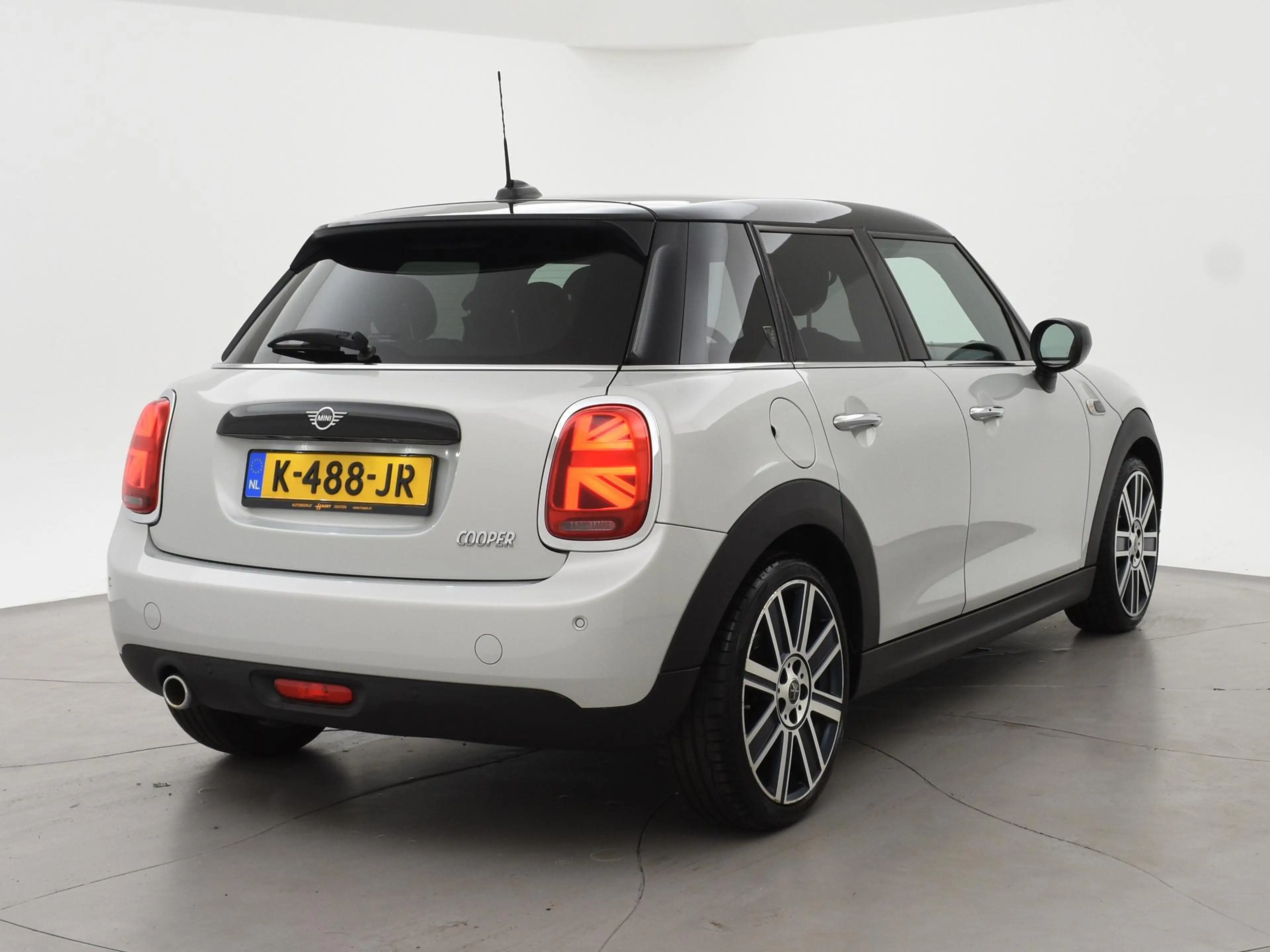 MINI Cooper 5-Deurs 1.5 AUT. + LEDER | UNION JACK LED | HARMAN — photo 2