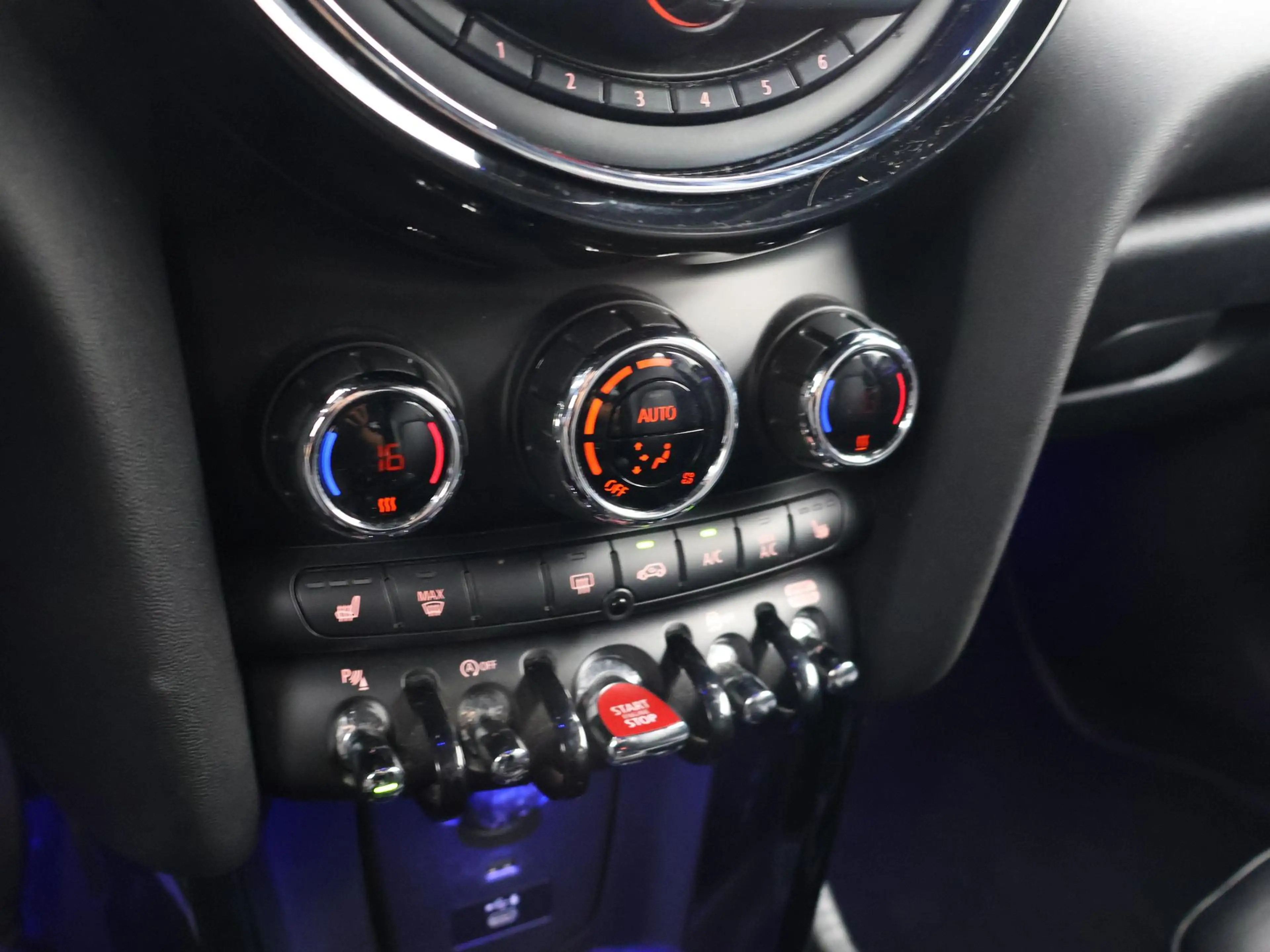 MINI Cooper 5-Deurs 1.5 AUT. + LEDER | UNION JACK LED | HARMAN — photo 29