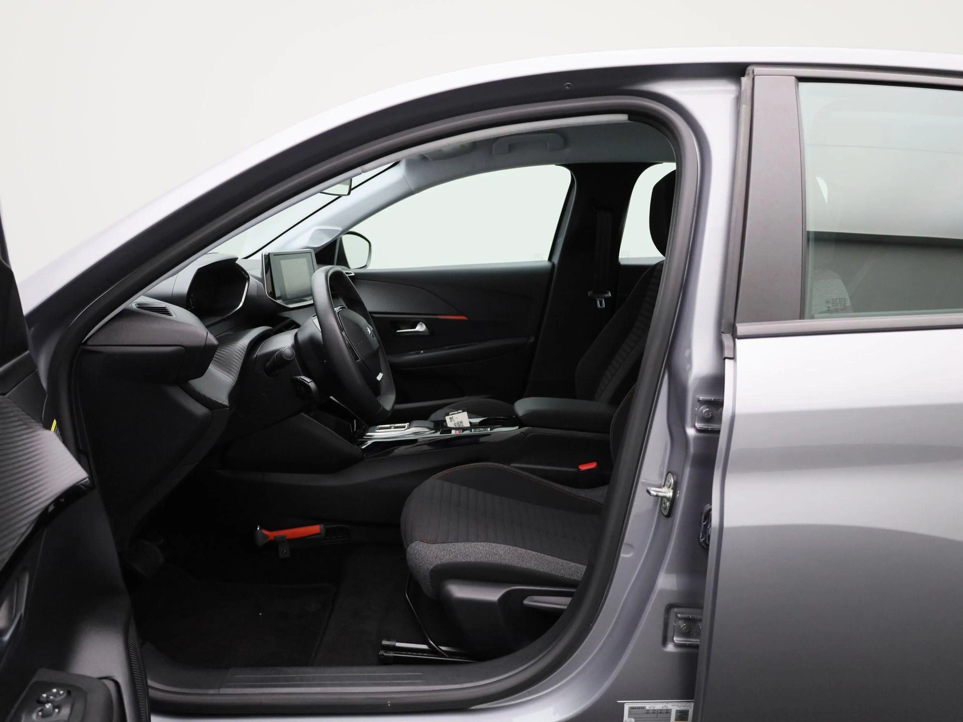 Peugeot e-208 EV Active Pack 50 kWh — photo 9