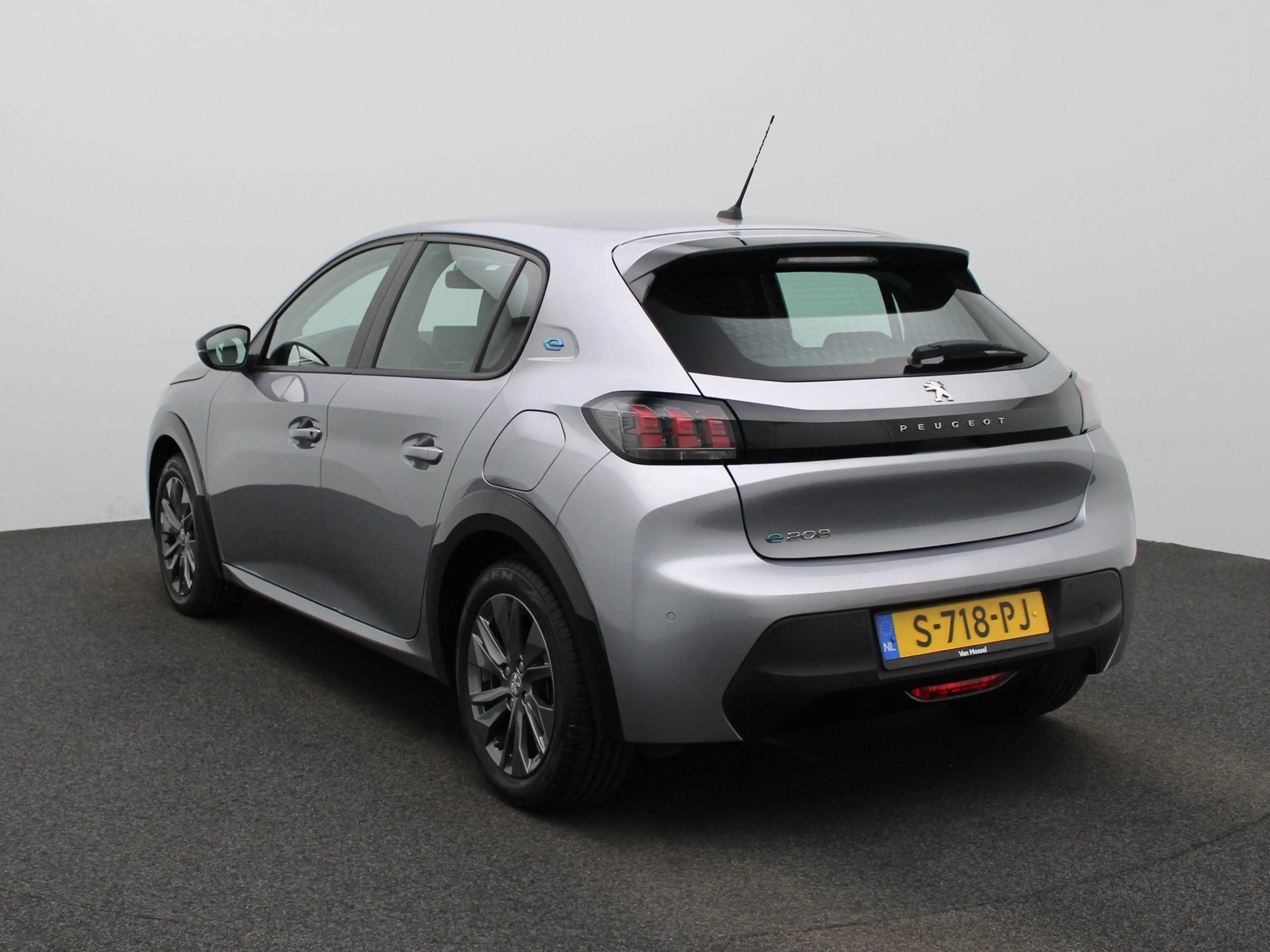 Peugeot e-208 EV Active Pack 50 kWh — photo 2