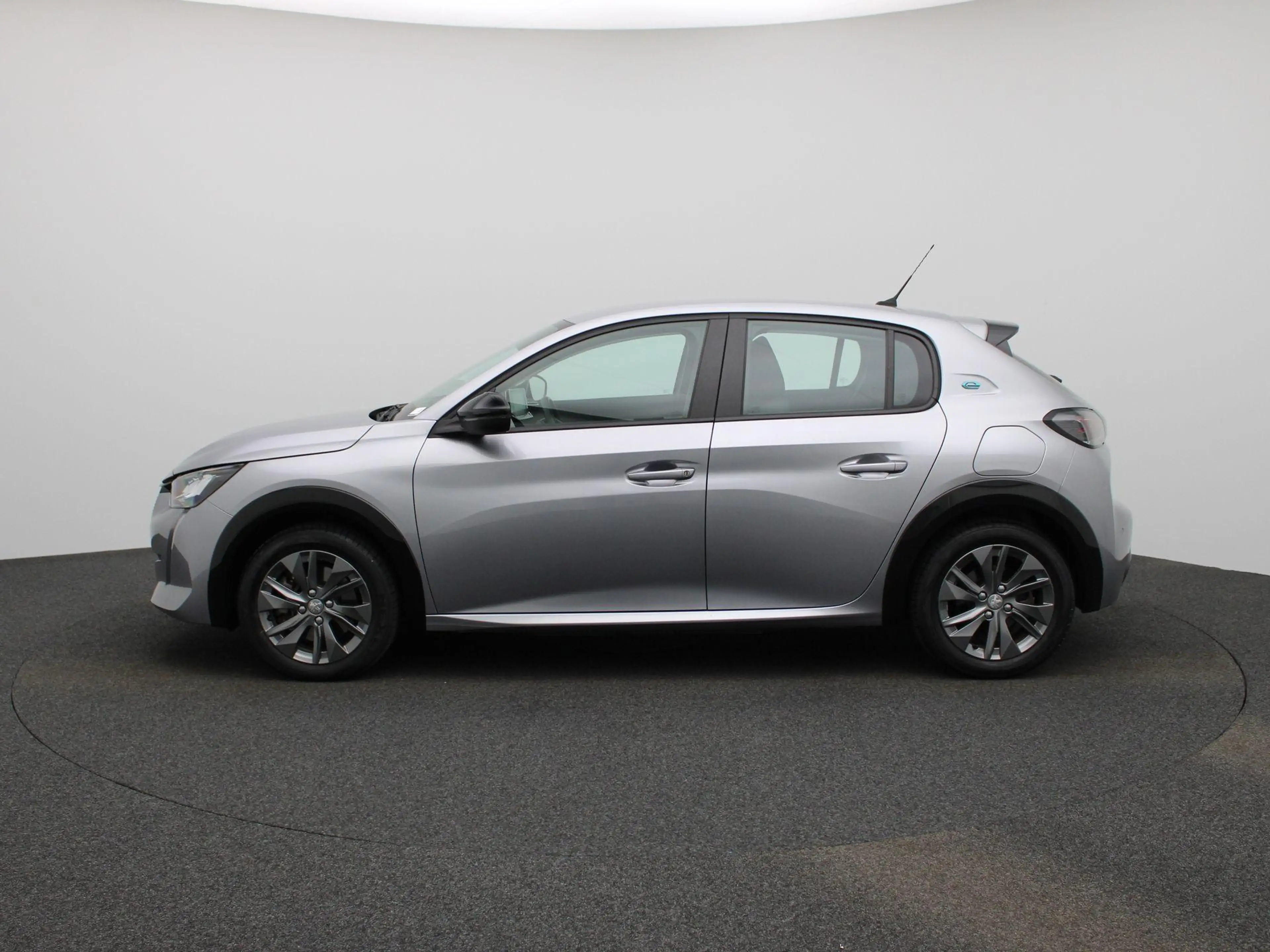 Peugeot e-208 EV Active Pack 50 kWh — photo 4