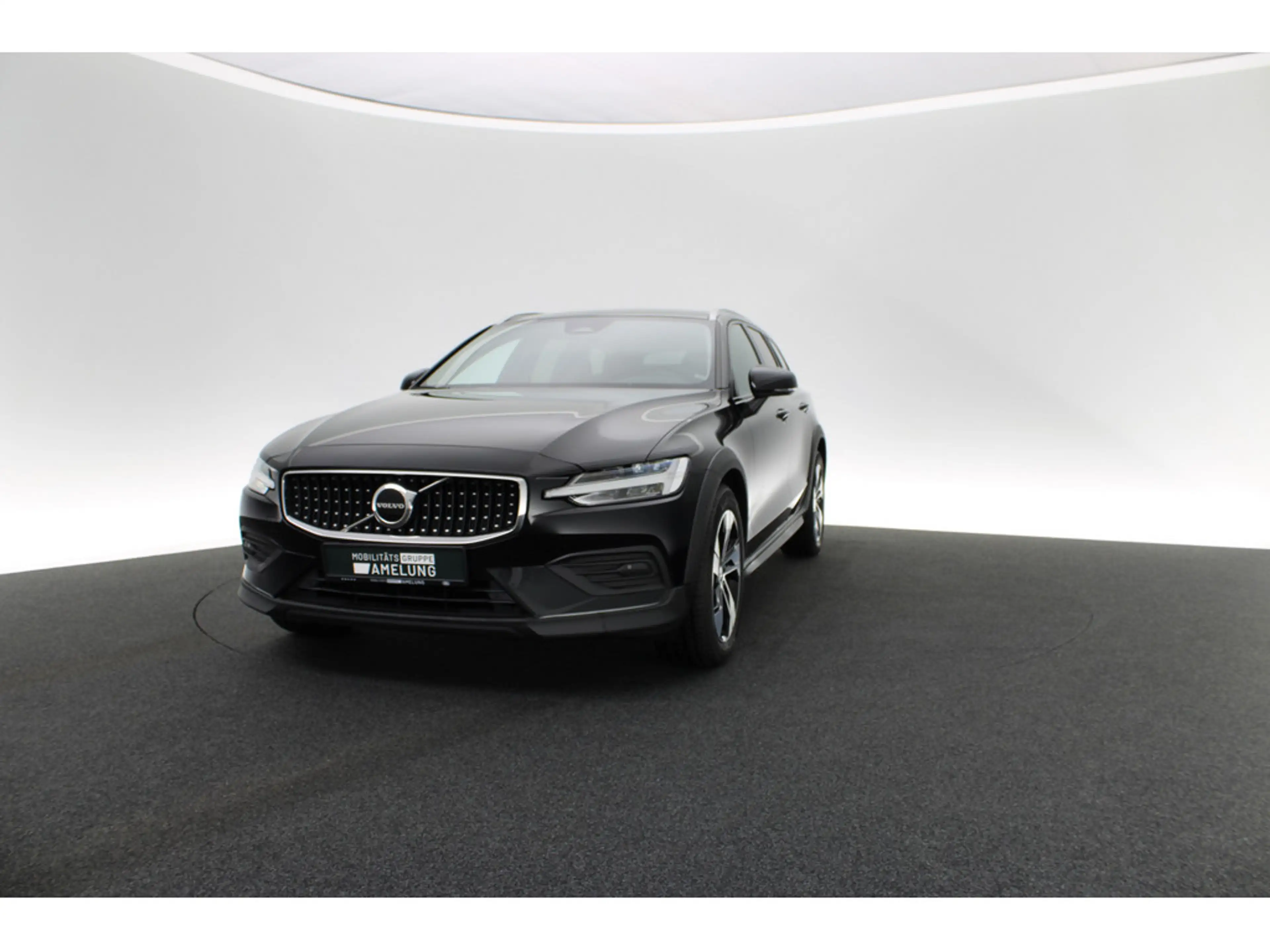 Volvo V60 Cross Country 2.0 Plus AWD — photo 10