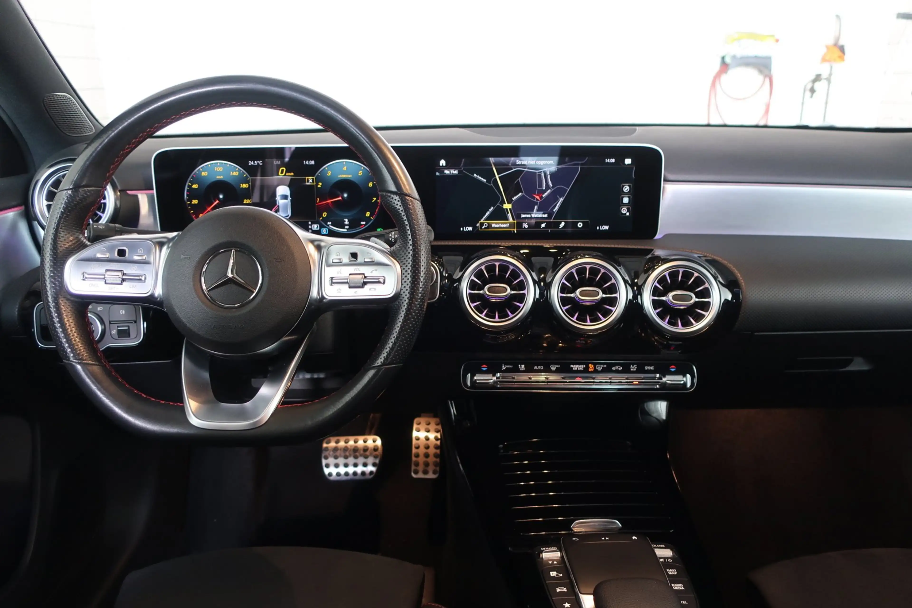 Mercedes-Benz A 180 Business Solution AMG BURMEIS_CAM_STL-MEMORIE_SFEE — photo 14