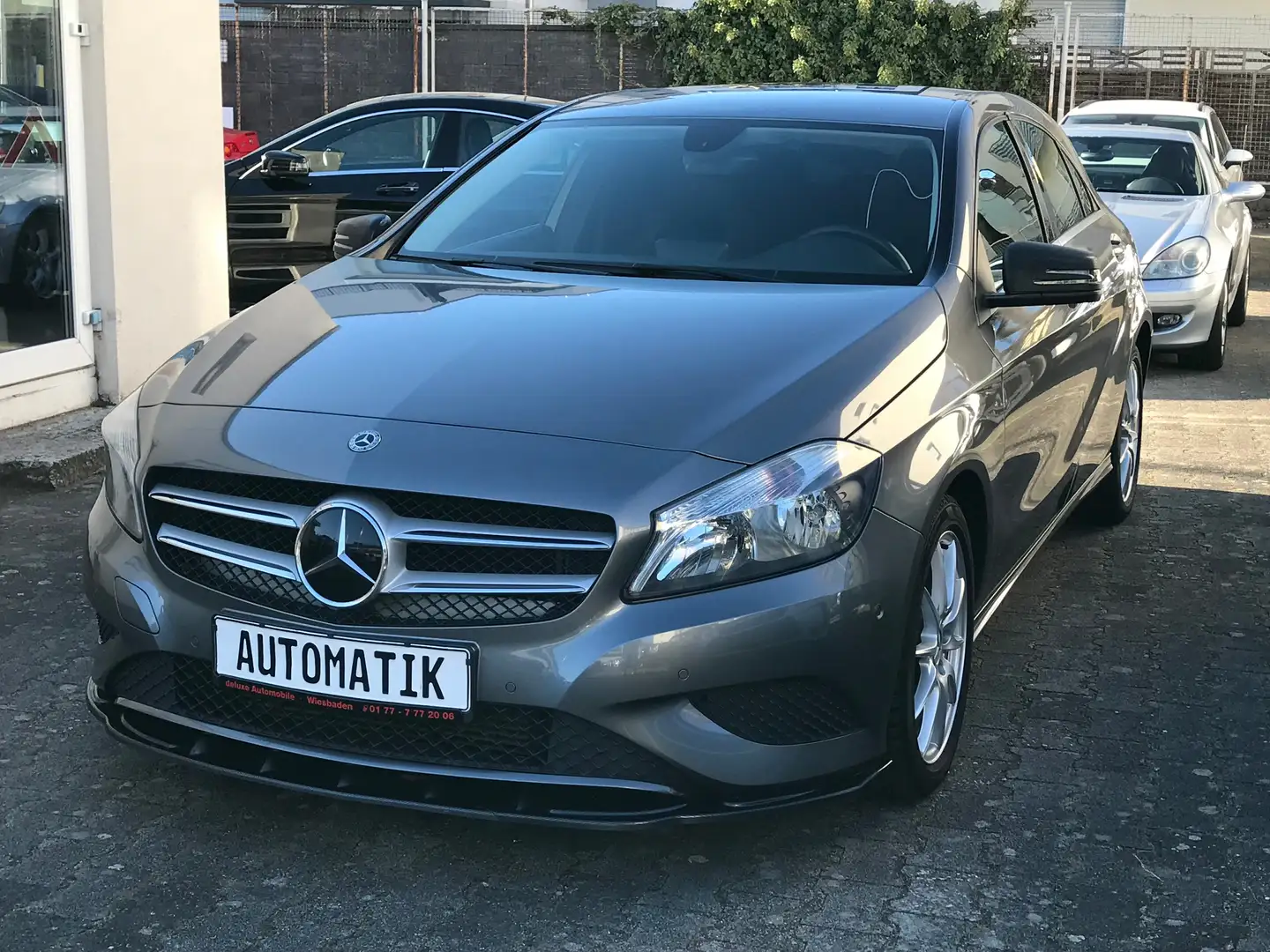 Mercedes-Benz A 200 (BlueEFFICIENCY)7G-DCT *Leder*Navigation*Alufelgen Gris - 2