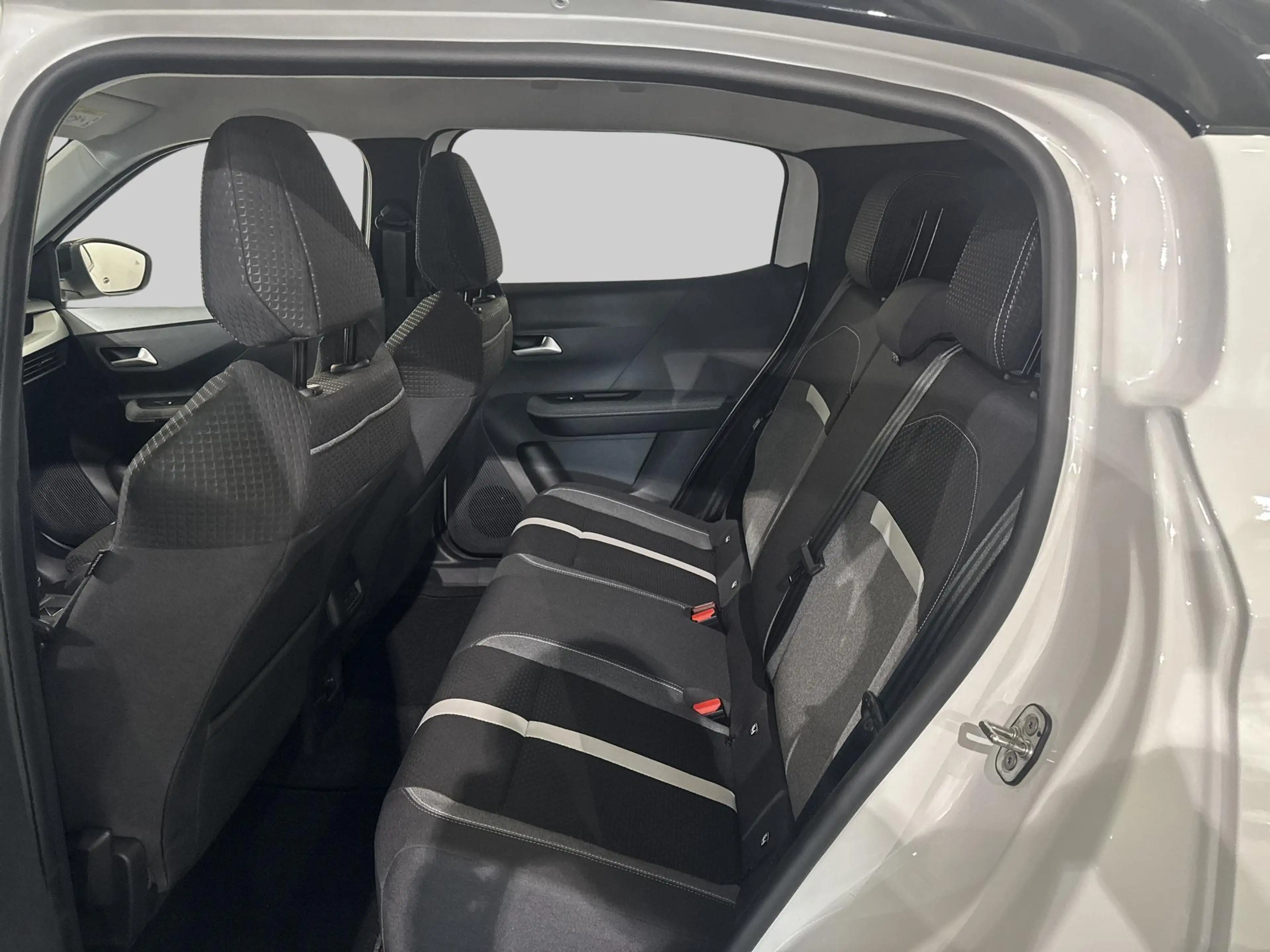Opel Frontera Electric GS 44 kWh | Achteruitrijcamera met 130° A — photo 6