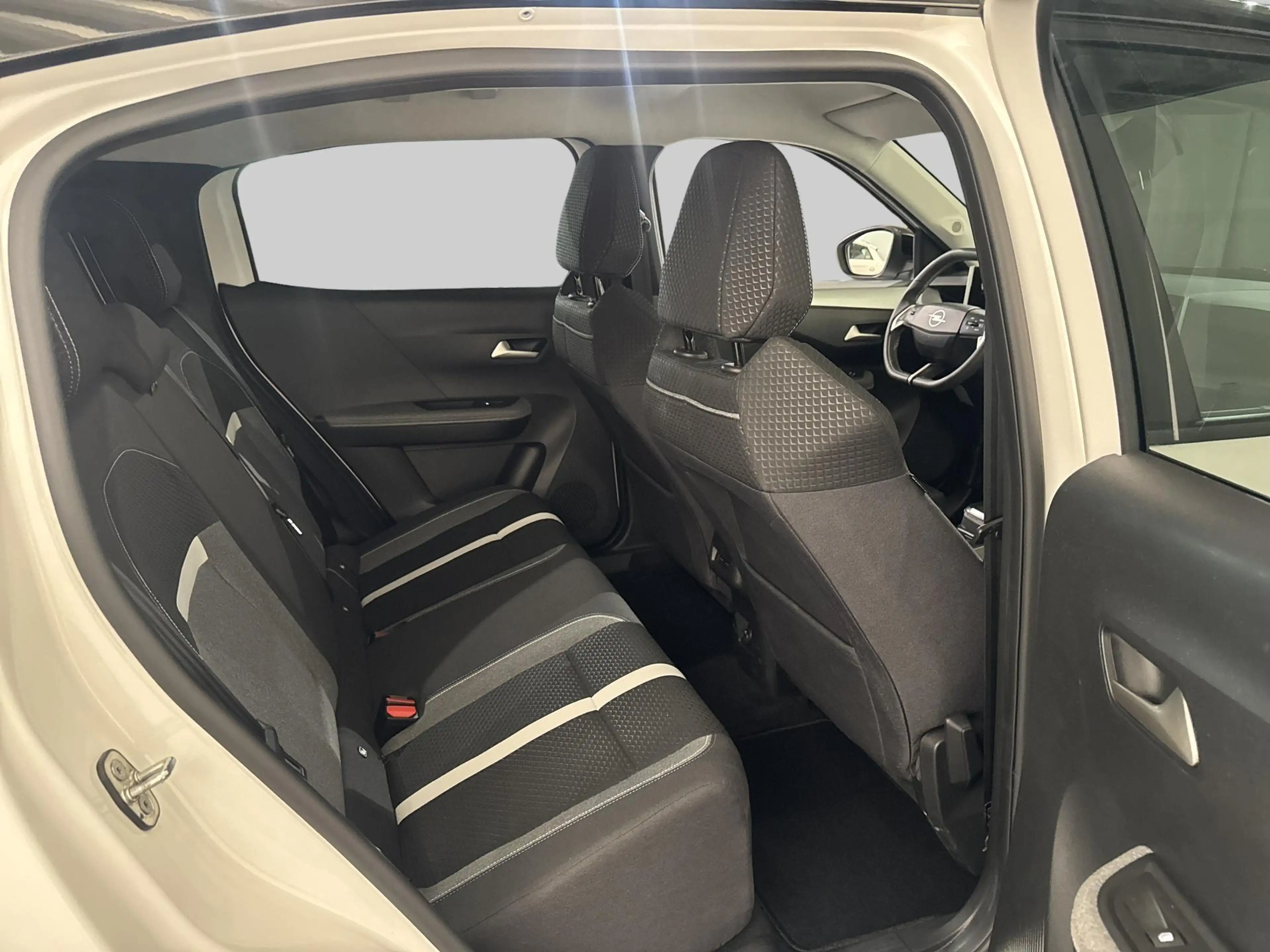 Opel Frontera Electric GS 44 kWh | Achteruitrijcamera met 130° A — photo 14