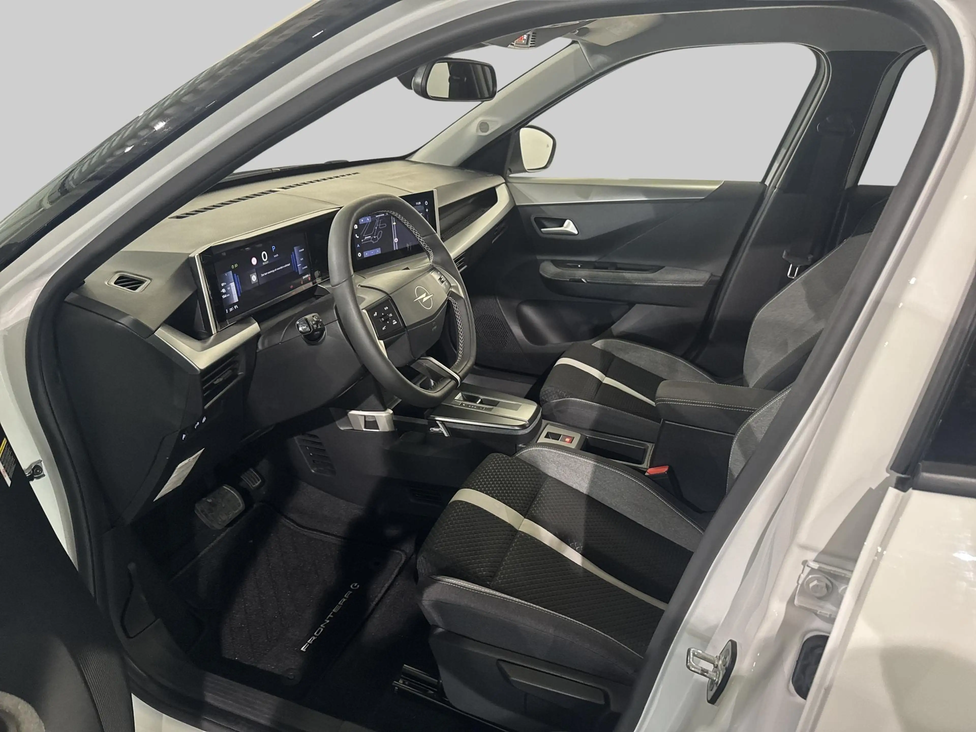 Opel Frontera Electric GS 44 kWh | Achteruitrijcamera met 130° A — photo 4