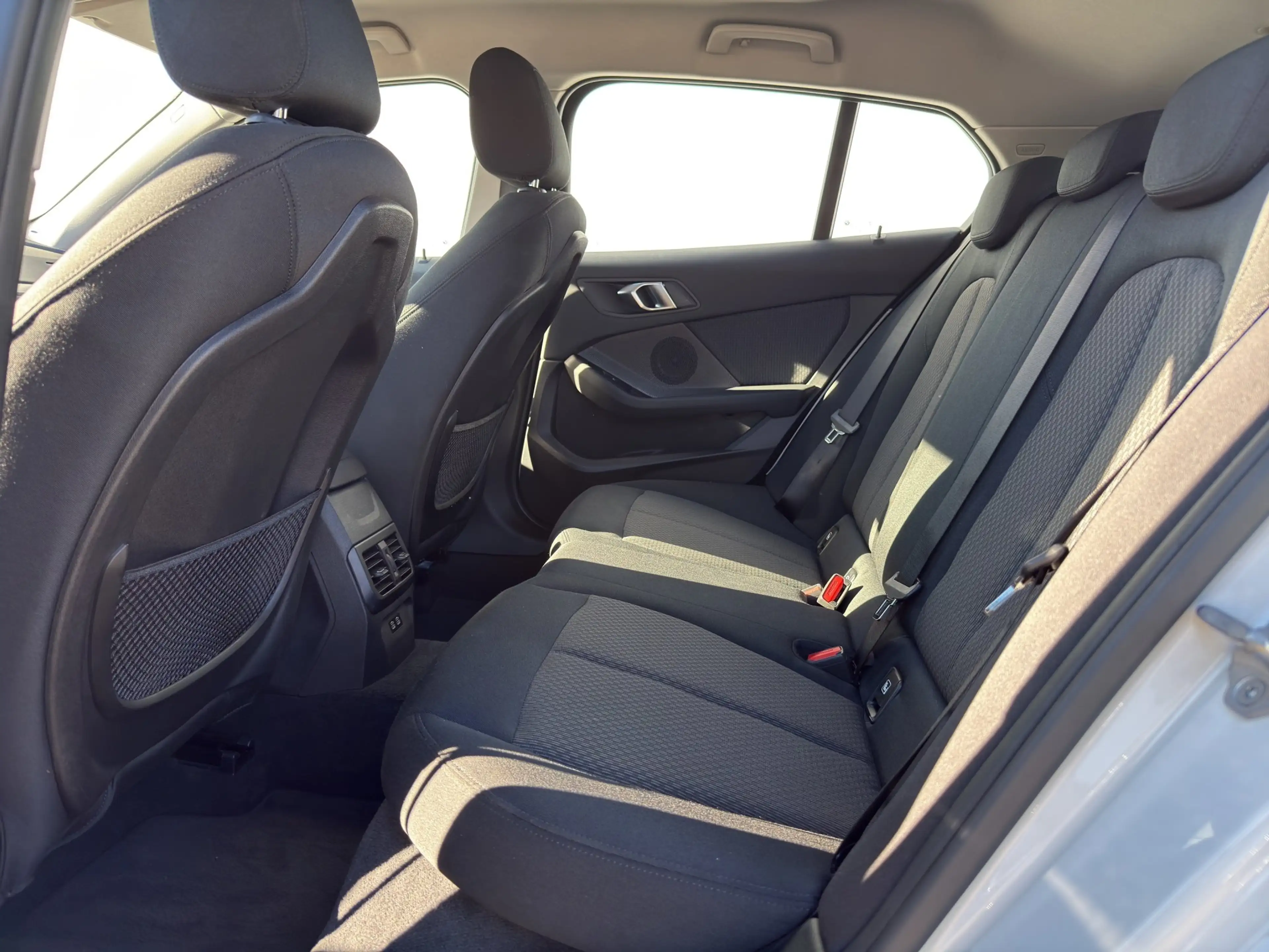 BMW 118 i — photo 9