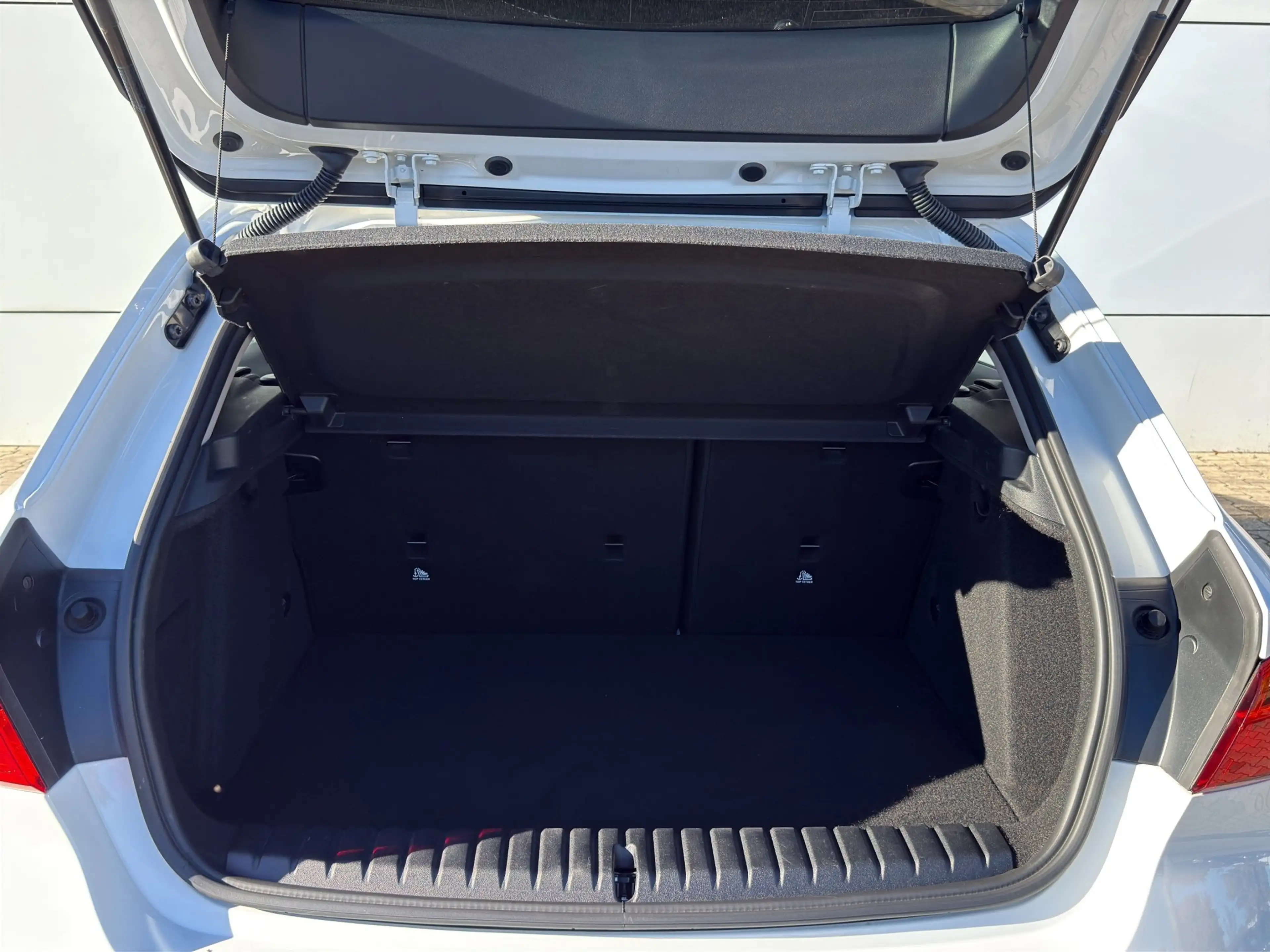 BMW 118 i — photo 14