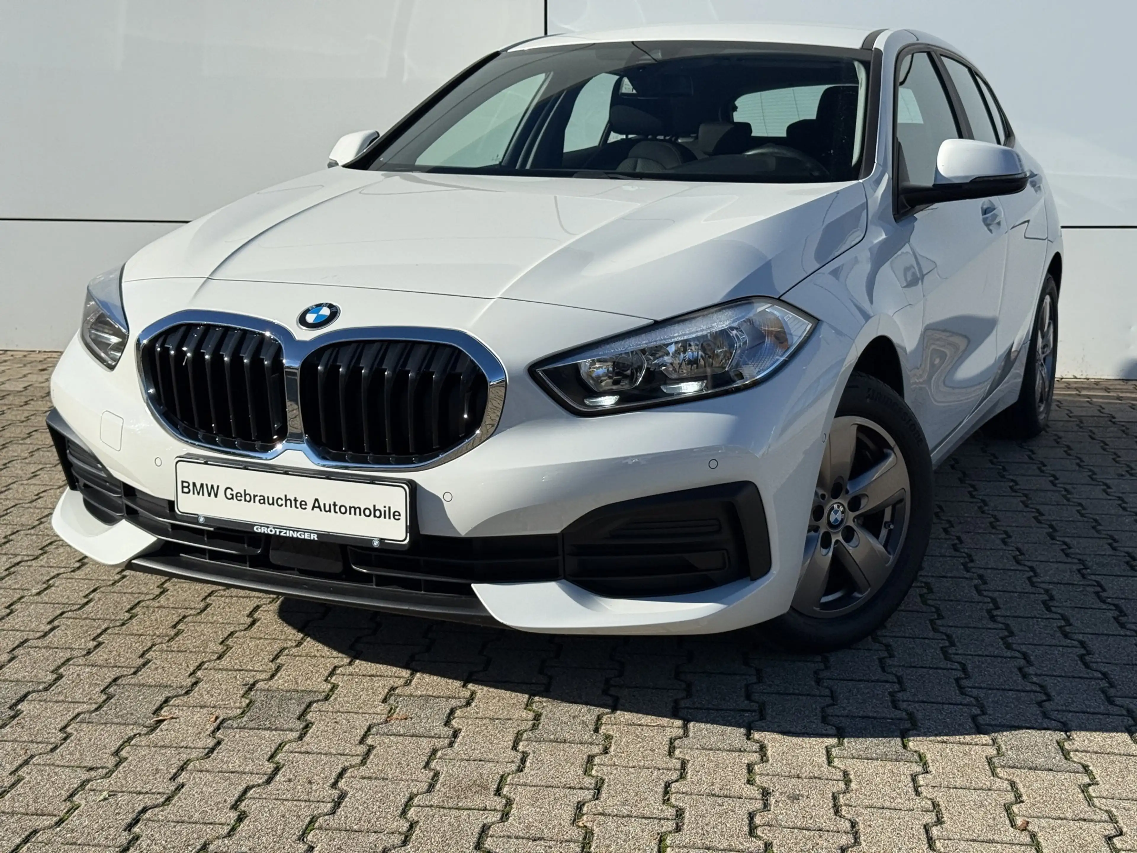 BMW 118 i — photo 2