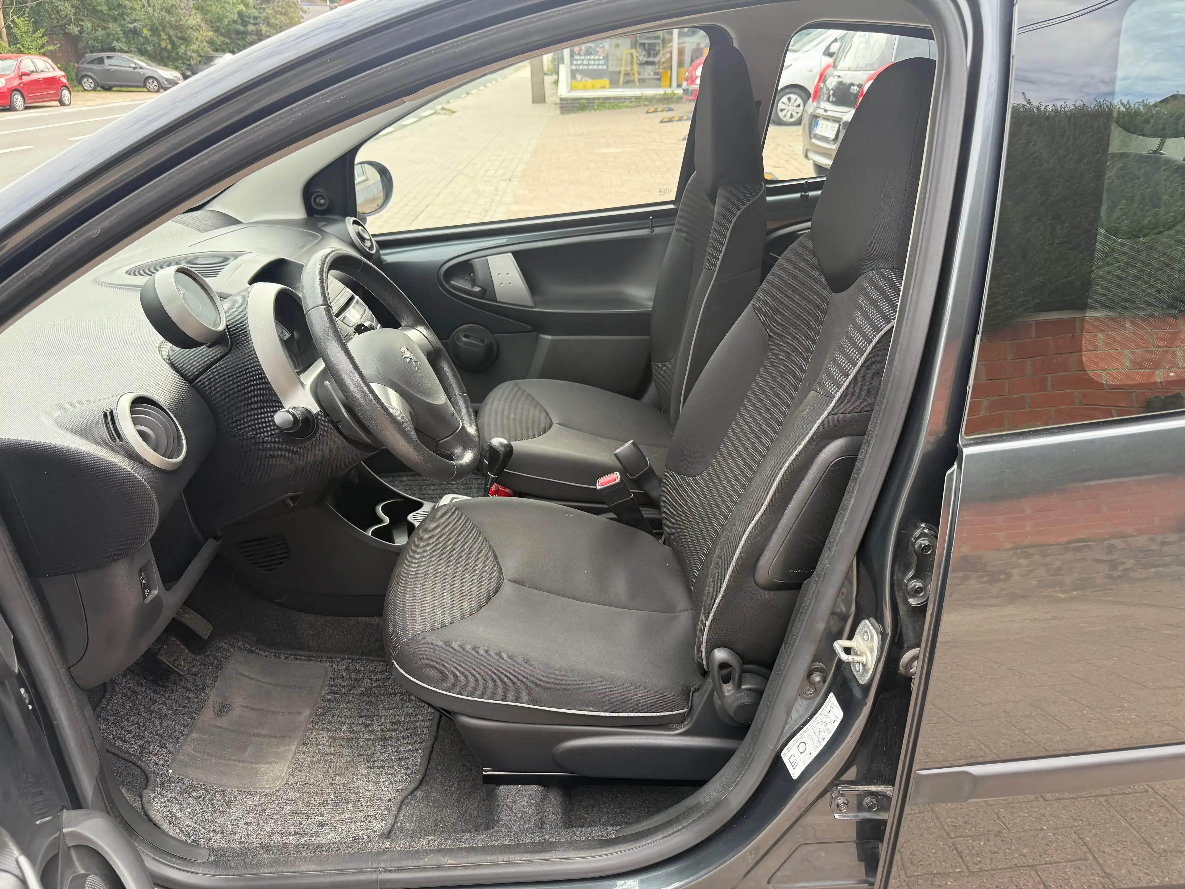 Peugeot 107 1.0-BOITE AUTO - PRETE A IMMATRICULER - GARANTIE — photo 10