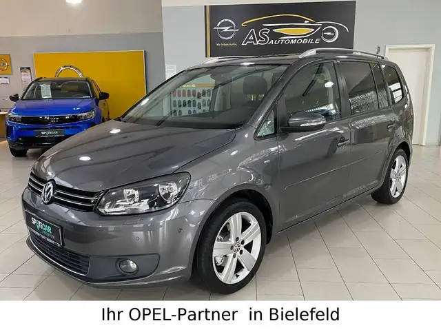 Volkswagen Touran Cup 7-SITZER/AHK/PANO/SHZ/SCHECKHEFT