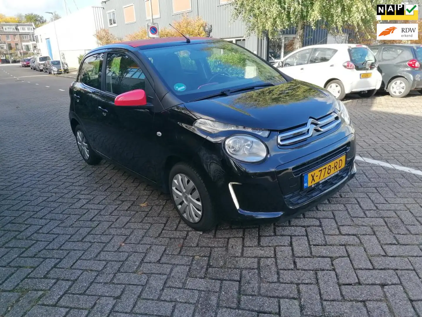 Citroen C1 1.2 PureTech Airscape Shine Zwart - 1