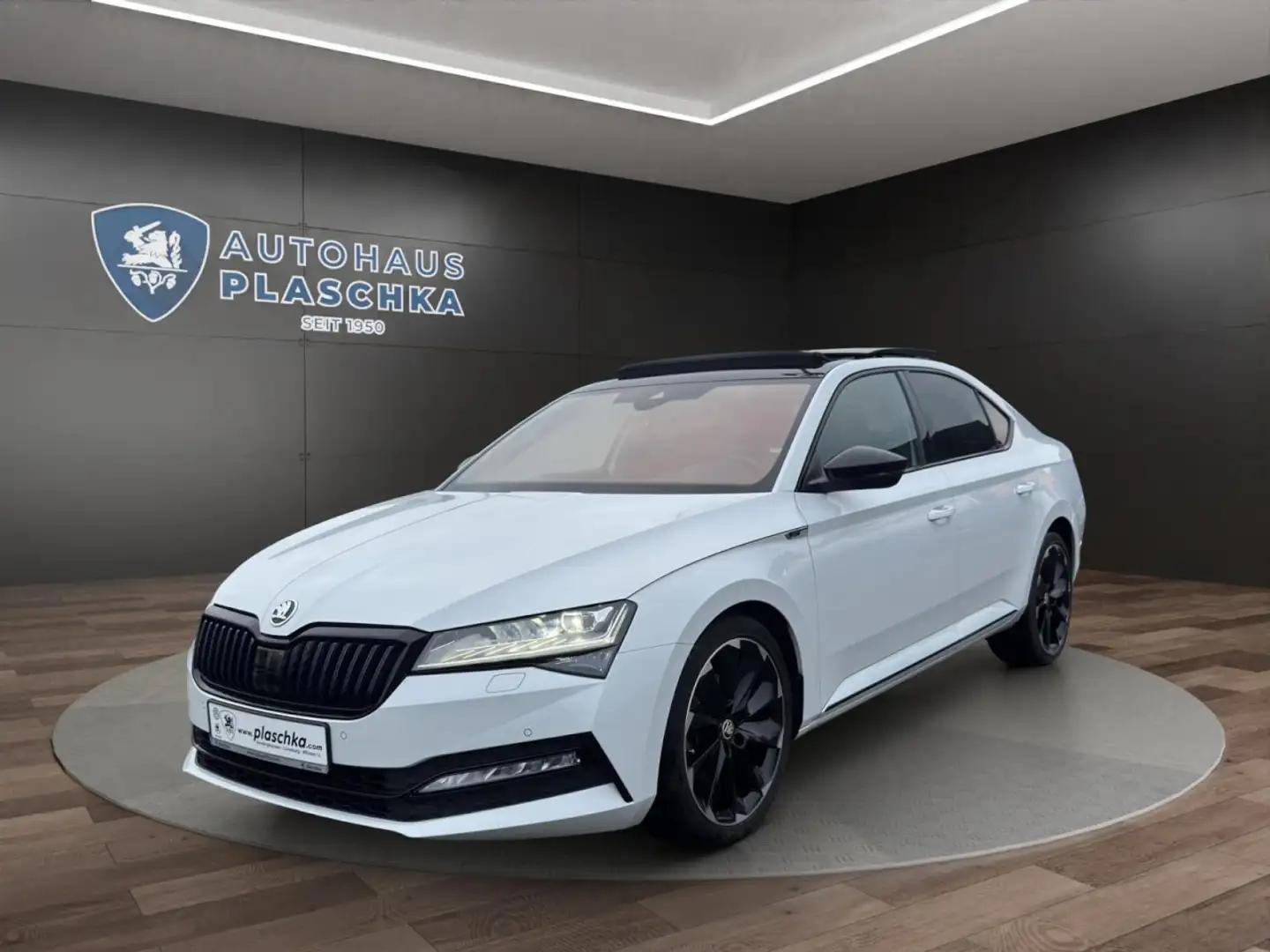 Skoda Superb 2.0 TSI DSG Lim. Sportline NAVI*ACC*PANO Klima Weiß - 1