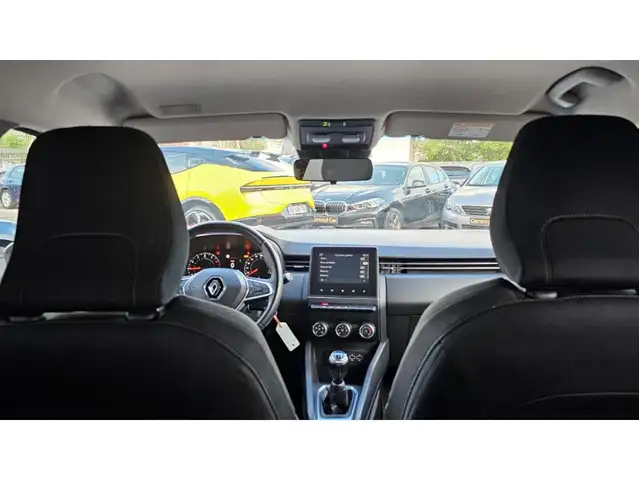 Renault Clio view 15