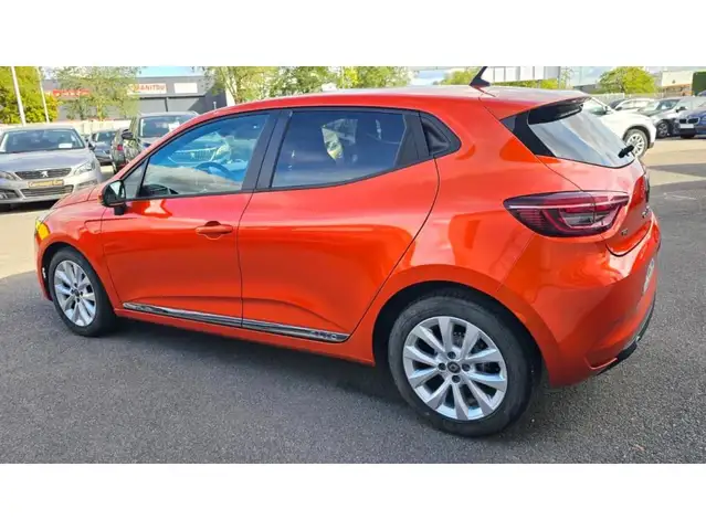 Renault Clio view 19