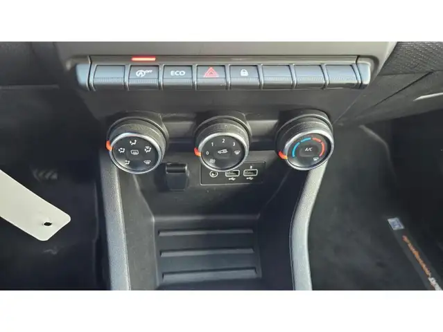 Renault Clio view 9
