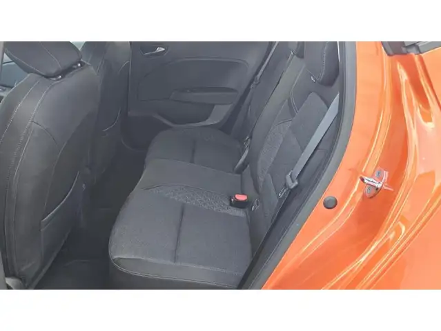 Renault Clio view 21
