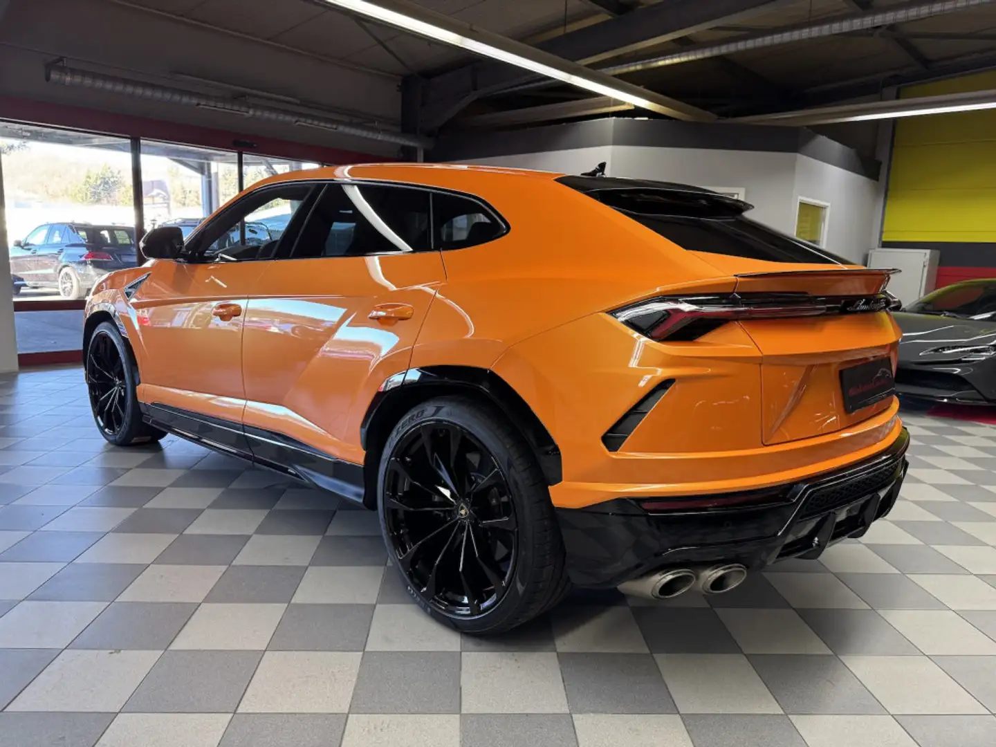 Lamborghini Urus Dt.Auto*unfallfrei*Akrapovic*B&O*23 Zoll Orange - 2