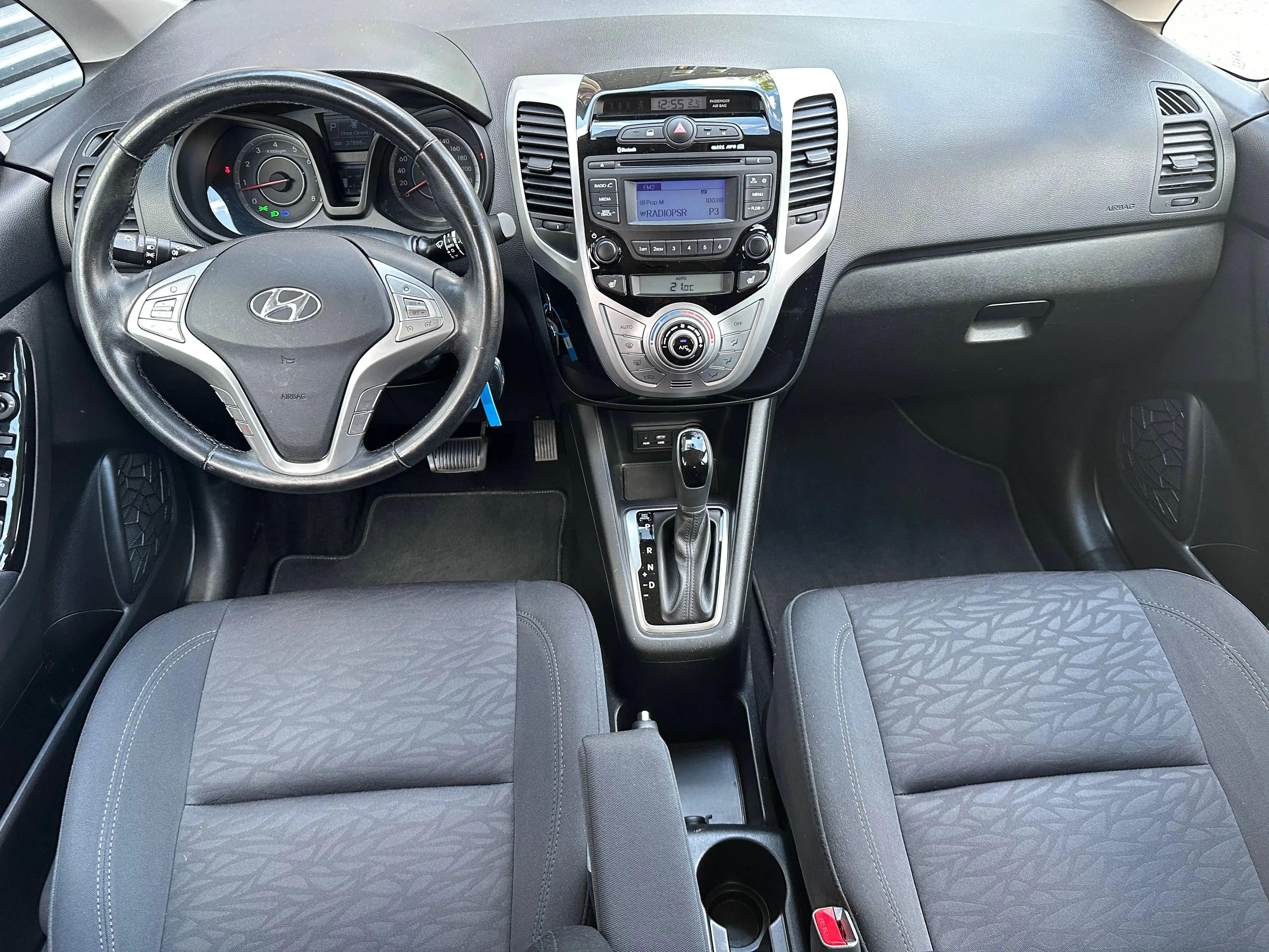 Hyundai iX20 1.6 AUTOMATIK +SITZHEIZUNG+LENKRADHEIZUNG+ALLWETTERBEREIFUNG+EINPARKHILFE+KLIMAAUTOMATIK+ — photo 4