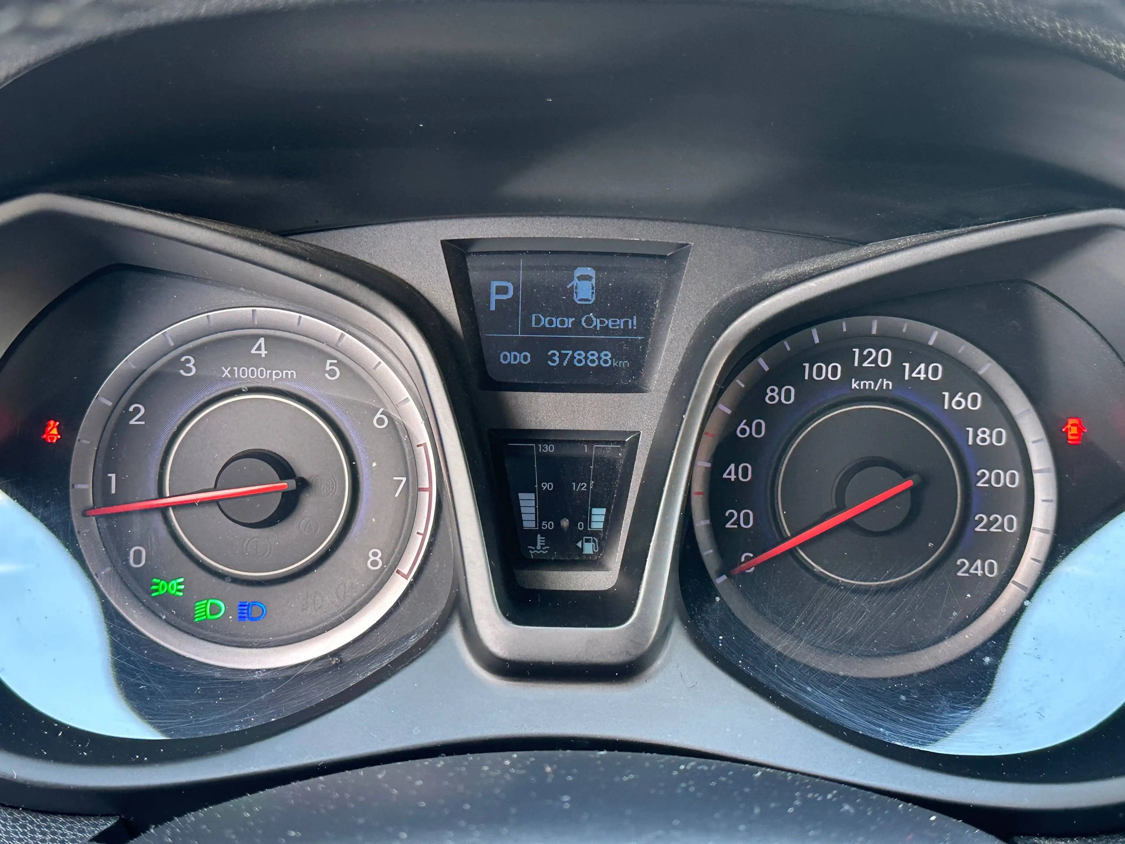 Hyundai iX20 1.6 AUTOMATIK +SITZHEIZUNG+LENKRADHEIZUNG+ALLWETTERBEREIFUNG+EINPARKHILFE+KLIMAAUTOMATIK+ — photo 15