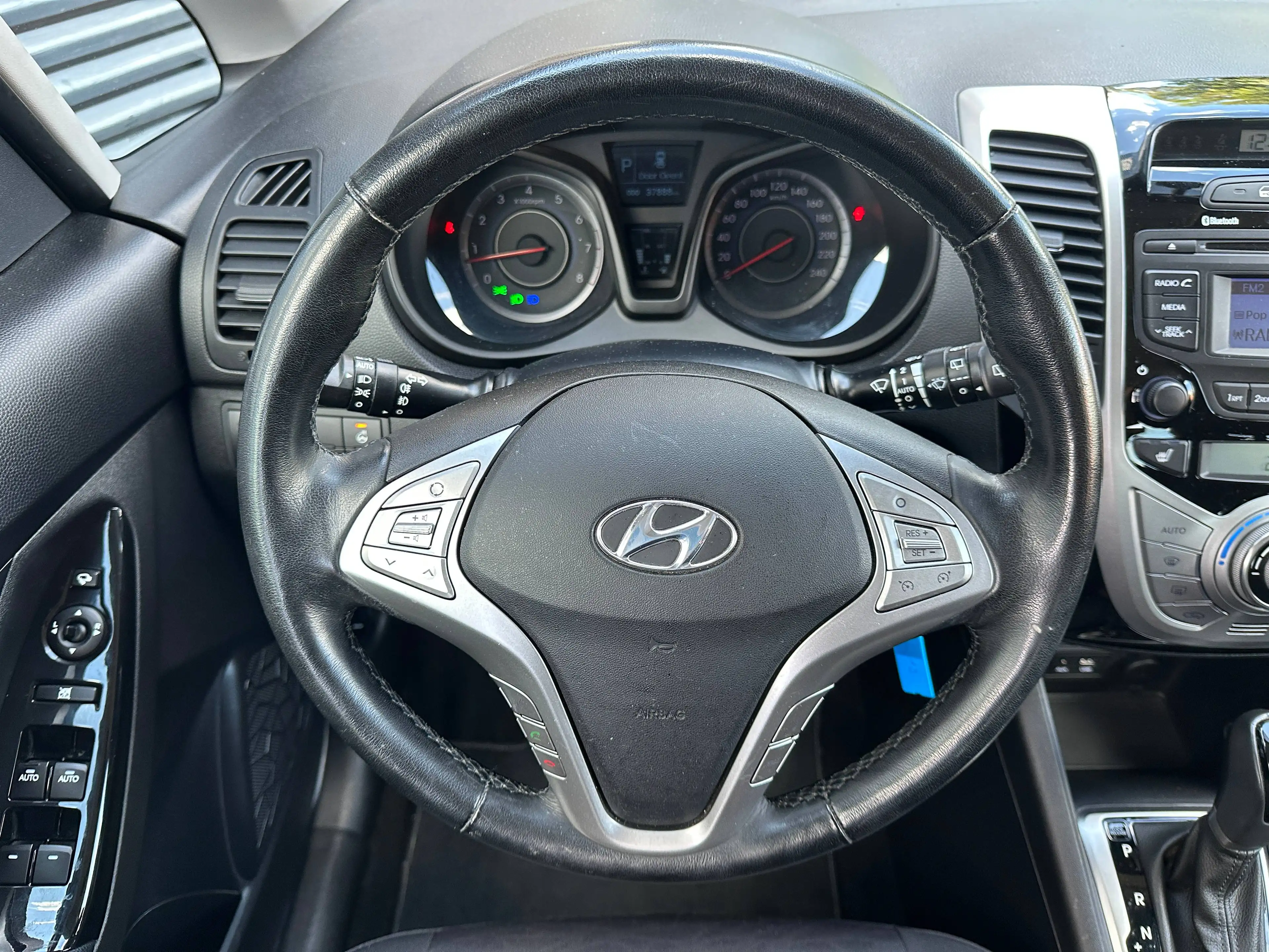 Hyundai iX20 1.6 AUTOMATIK +SITZHEIZUNG+LENKRADHEIZUNG+ALLWETTERBEREIFUNG+EINPARKHILFE+KLIMAAUTOMATIK+ — photo 9