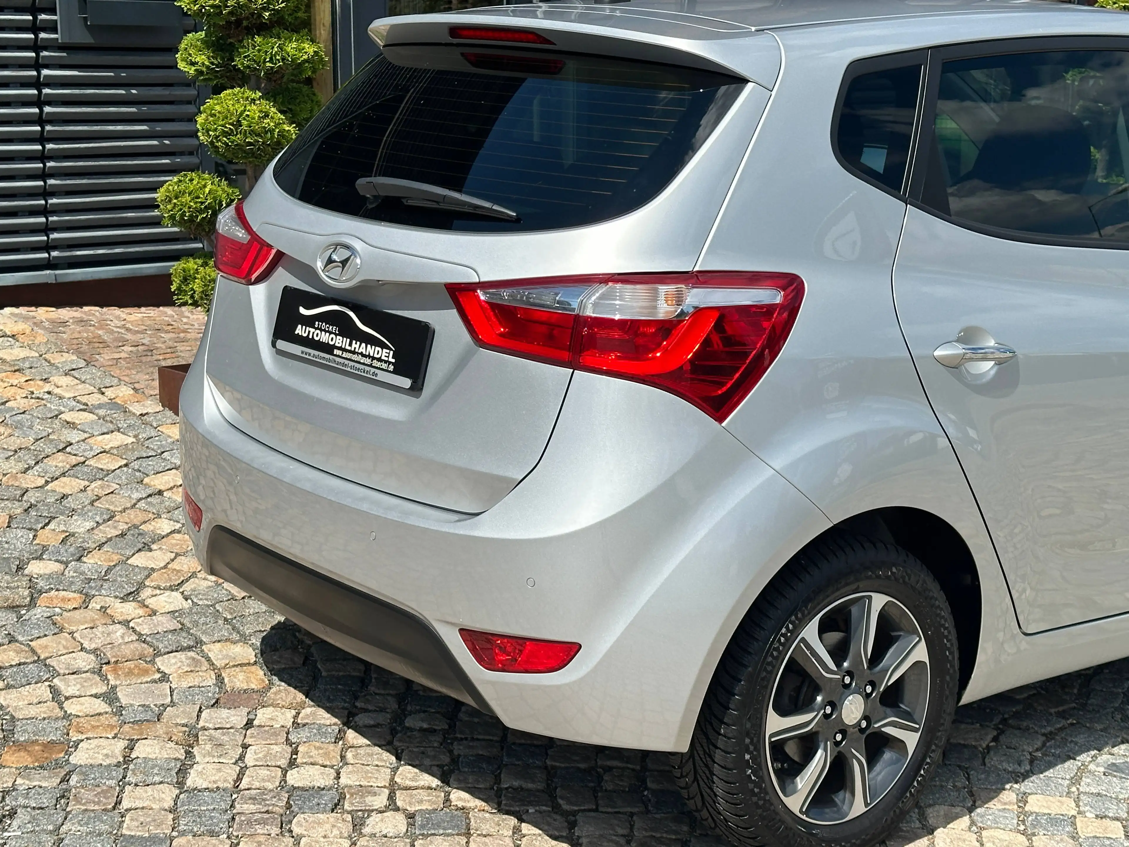 Hyundai iX20 1.6 AUTOMATIK +SITZHEIZUNG+LENKRADHEIZUNG+ALLWETTERBEREIFUNG+EINPARKHILFE+KLIMAAUTOMATIK+ — photo 7