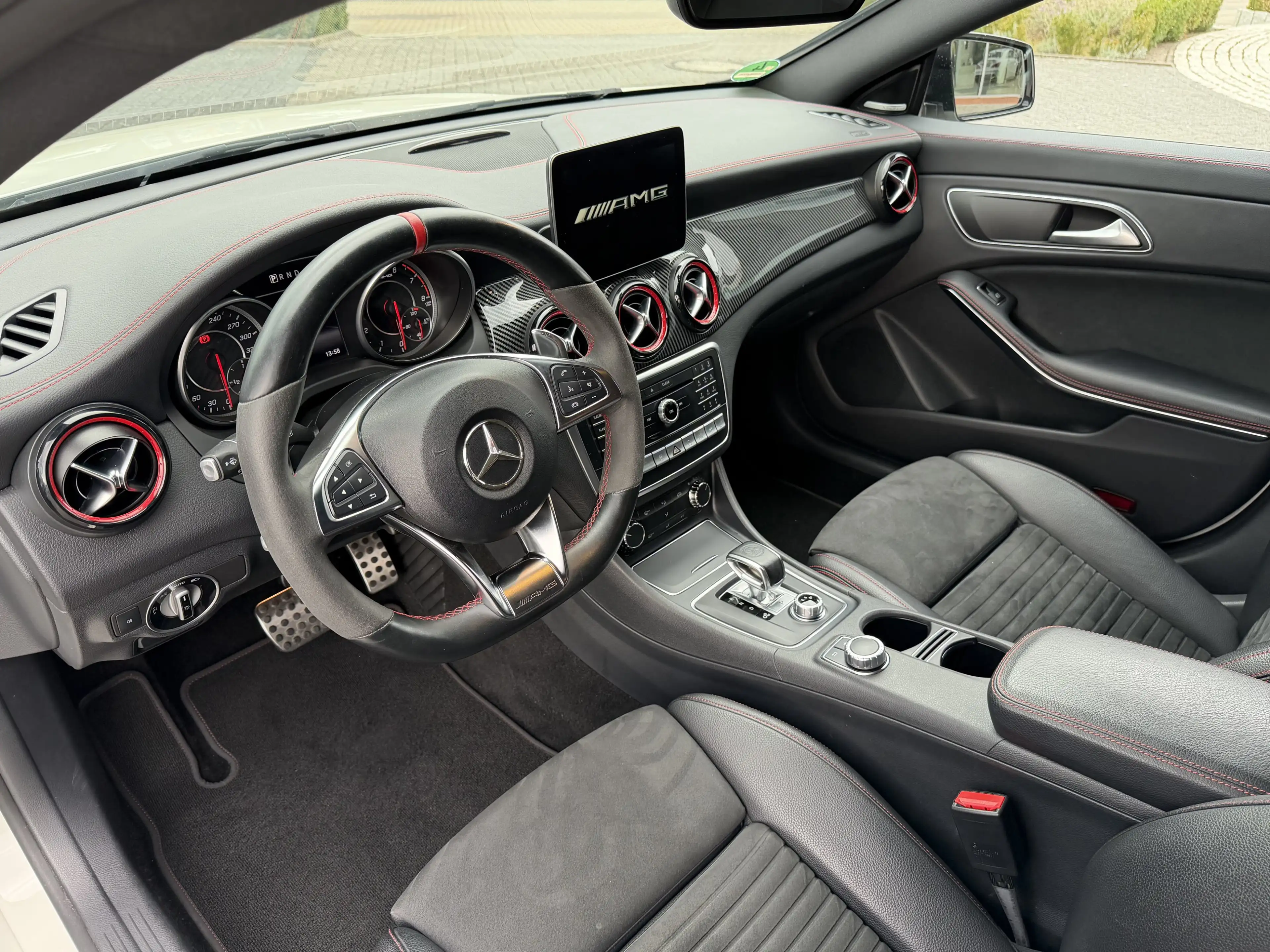Mercedes-Benz CLA 45 AMG CLA AMG 4Matic AMG Performance 381PS — photo 14